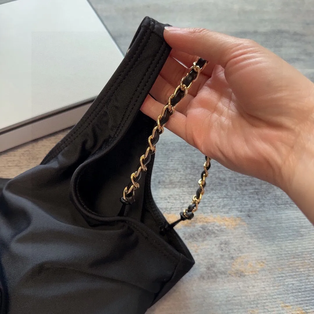 CHANELクラシック黒ワンピース水着 - 画像 (6)