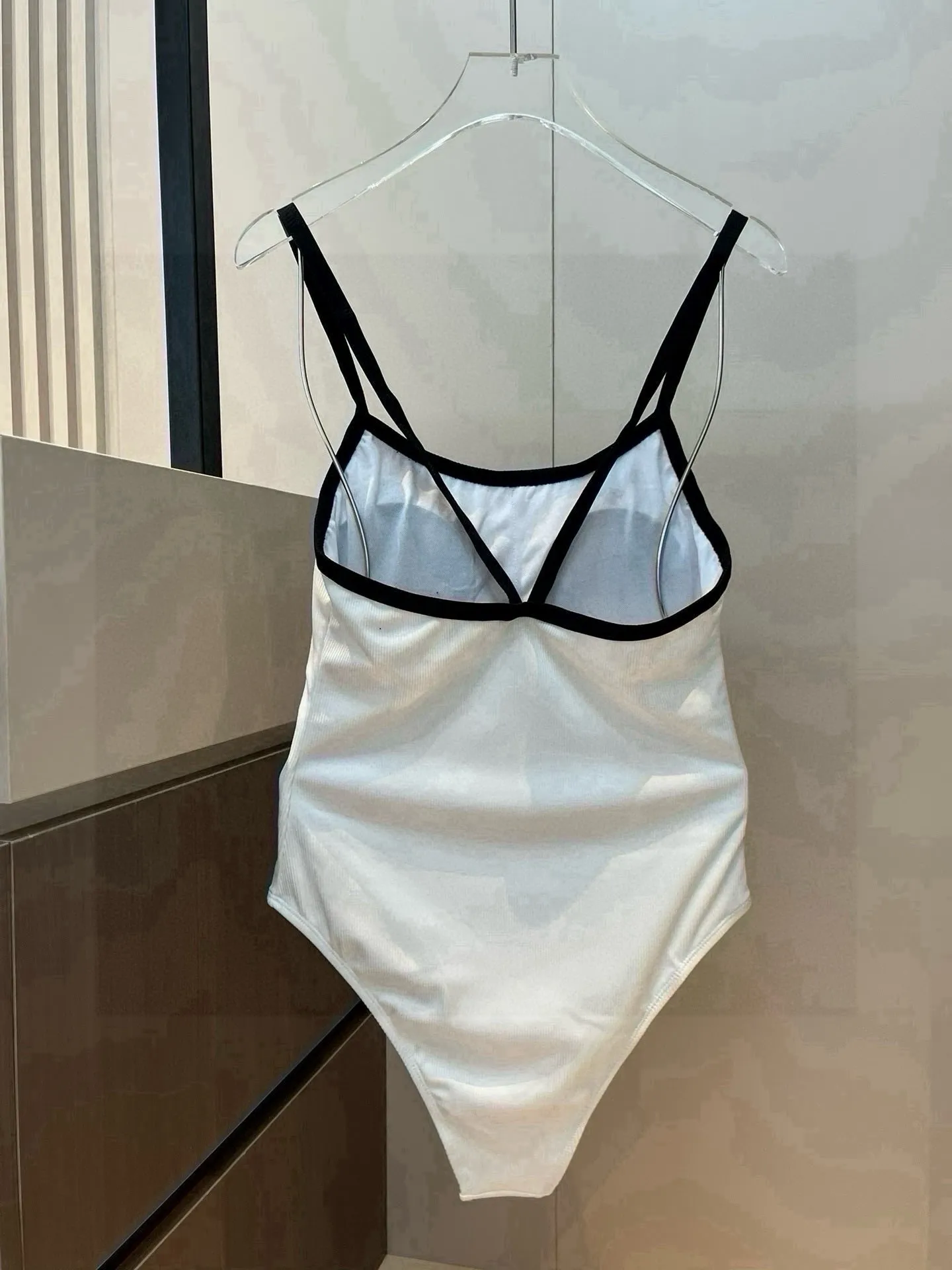 Chanel水着白 - 画像 (3)