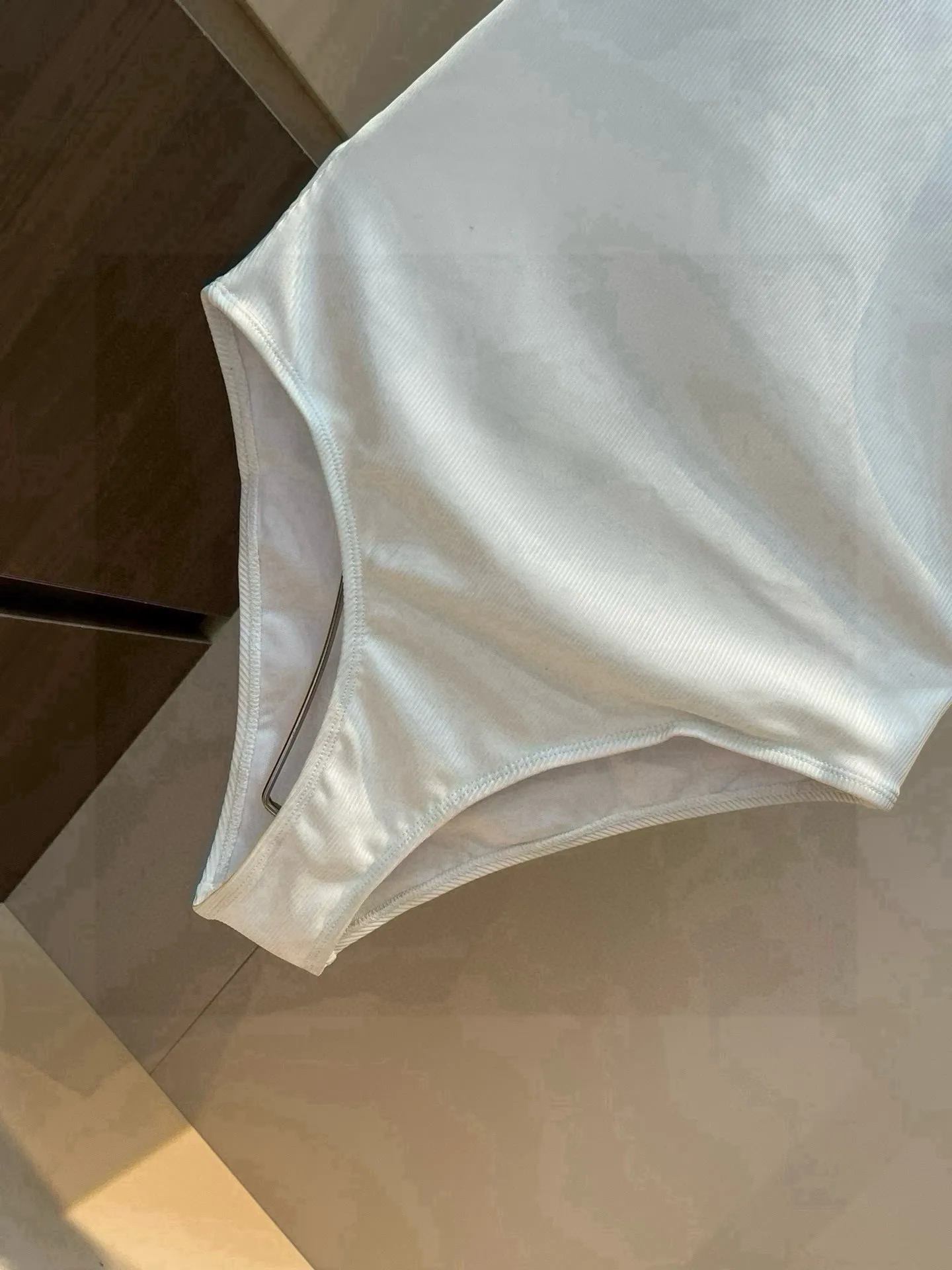 Chanel水着白 - 画像 (5)