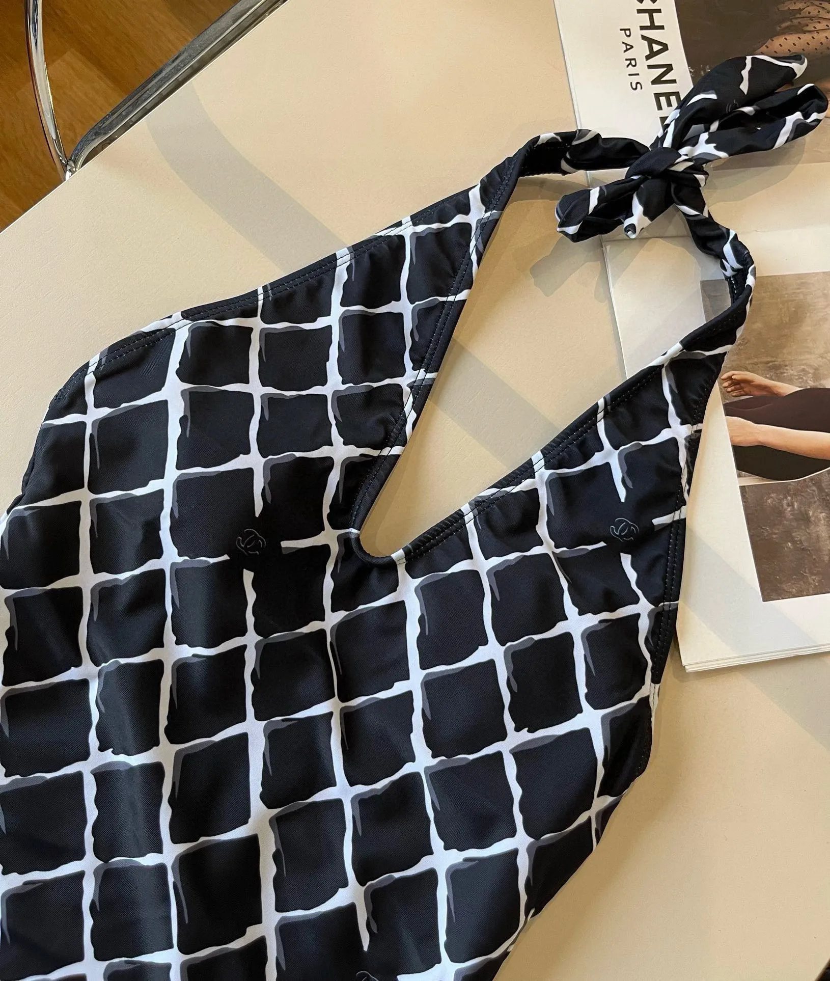 Chane黒白チェック柄ワンピース水着 - 画像 (6)