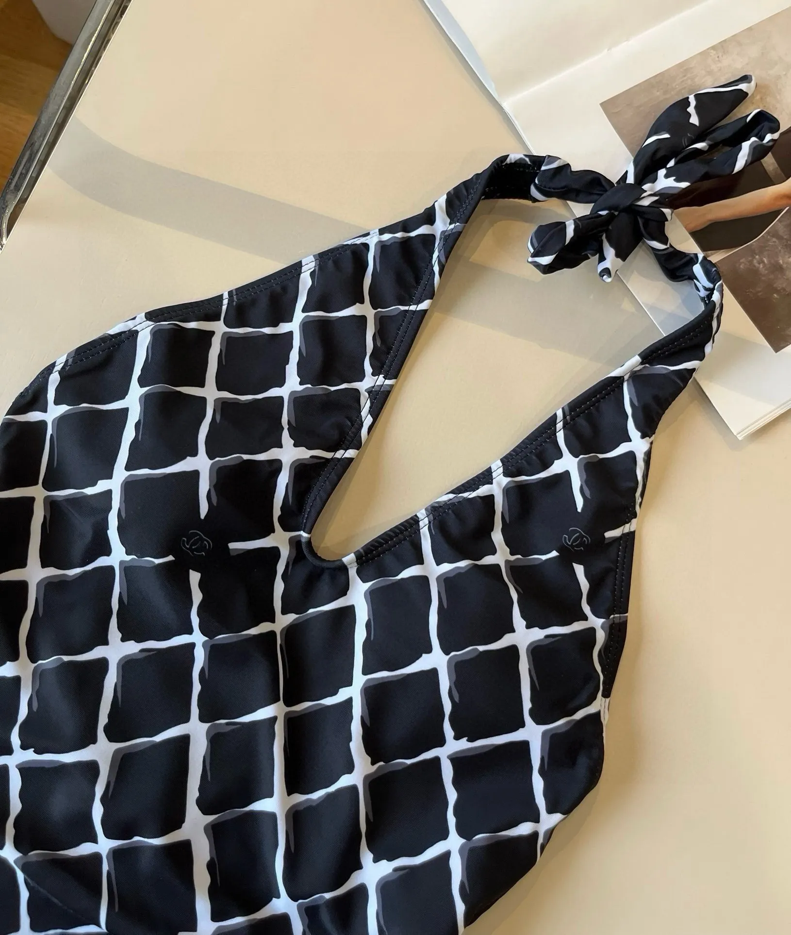 Chane黒白チェック柄ワンピース水着 - 画像 (8)