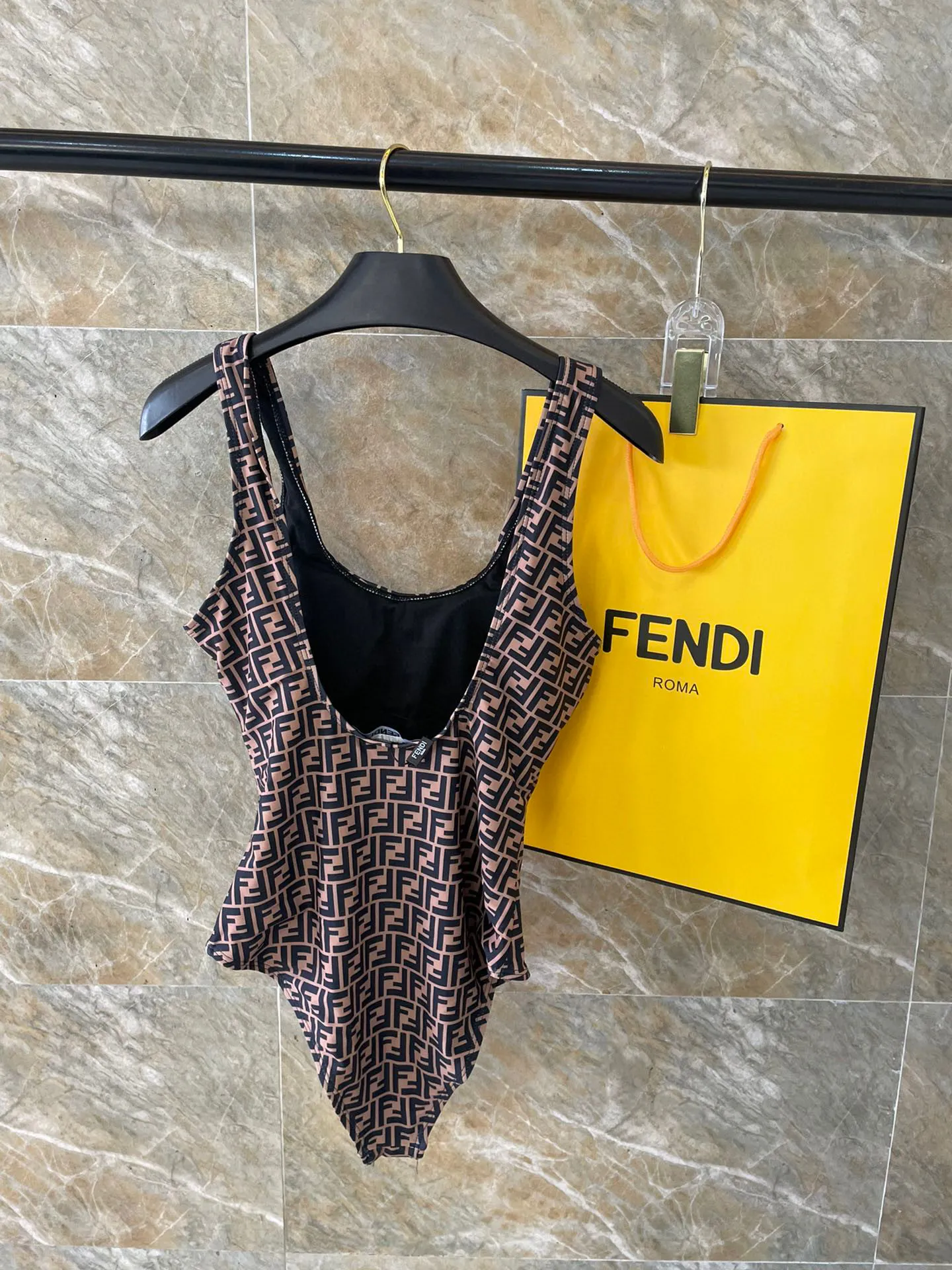 Fendi 黒色ブラウンパターン連体水着 - 画像 (6)