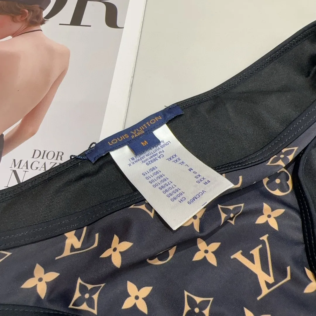 Louis Vuitton黒金チェーンビキニ - 画像 (8)