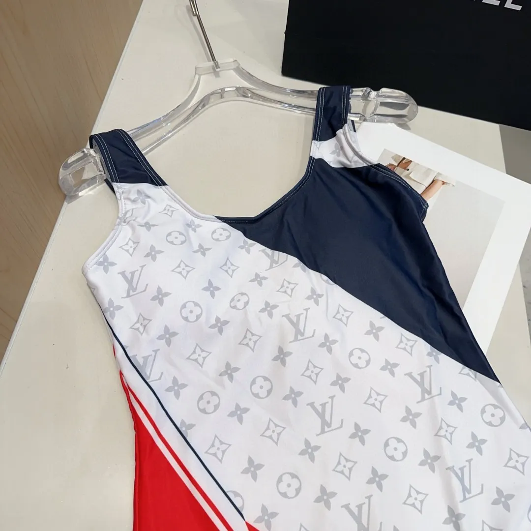 Louis Vuitton レッドホワイトブルースイムスーツ - 画像 (6)