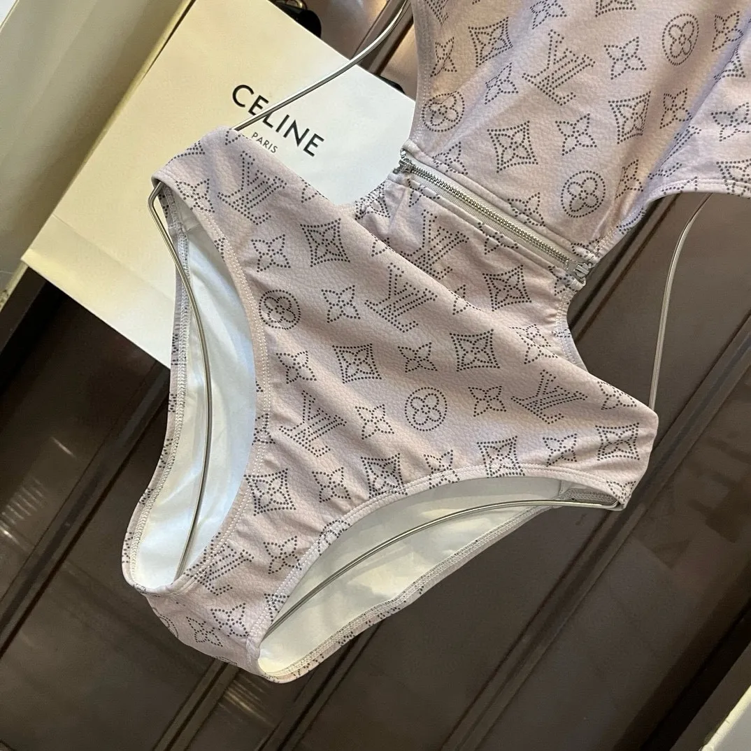 Louis Vuitton ホワイトワンピース水着 - 画像 (6)