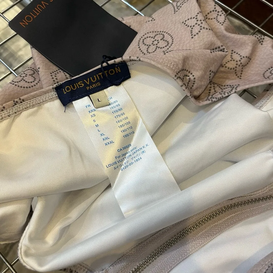 Louis Vuitton ホワイトワンピース水着 - 画像 (9)