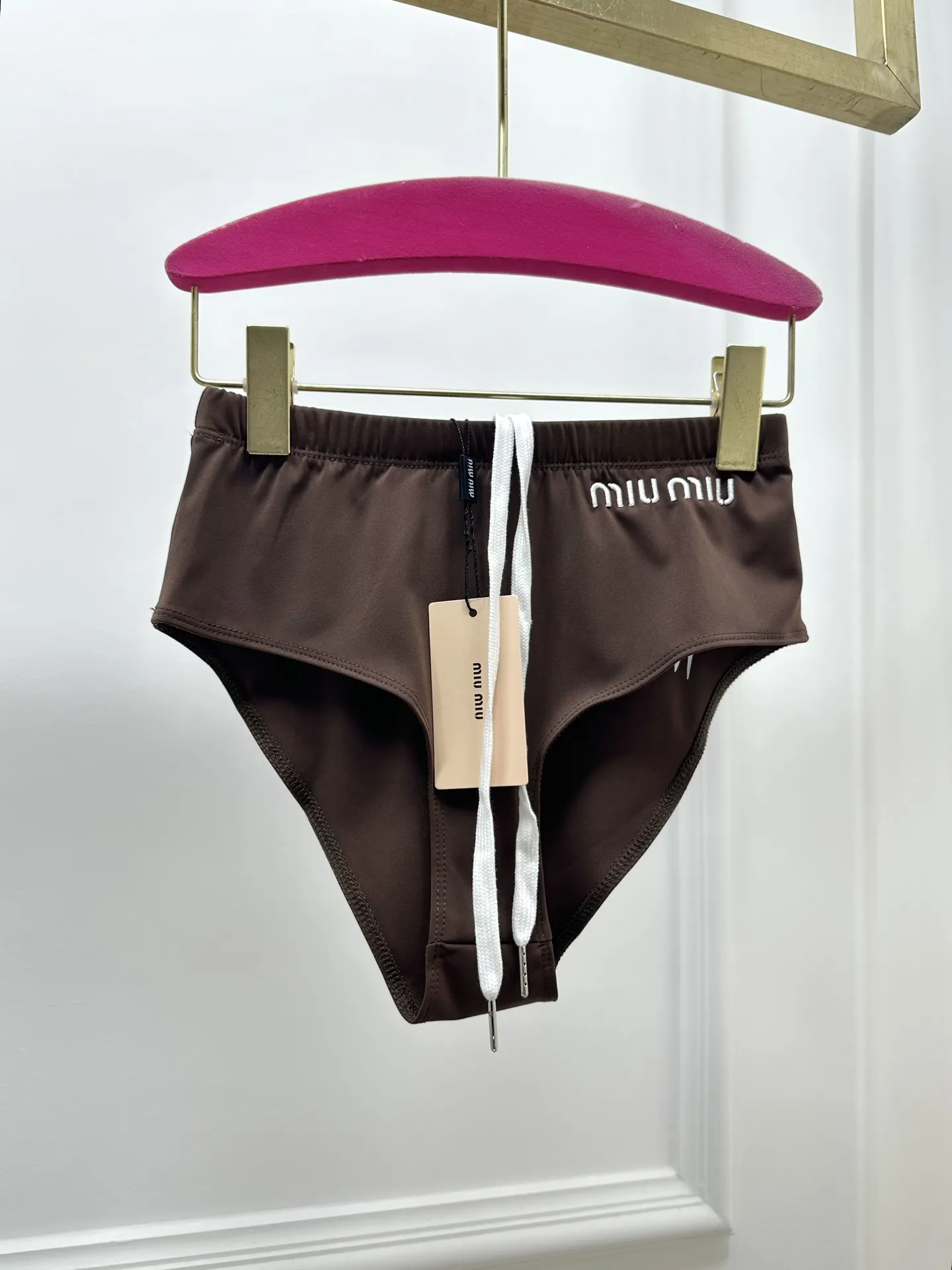 Miu Miu ニュアンスレタートライアングル水着パンツ 赤黒茶 - 画像 (3)