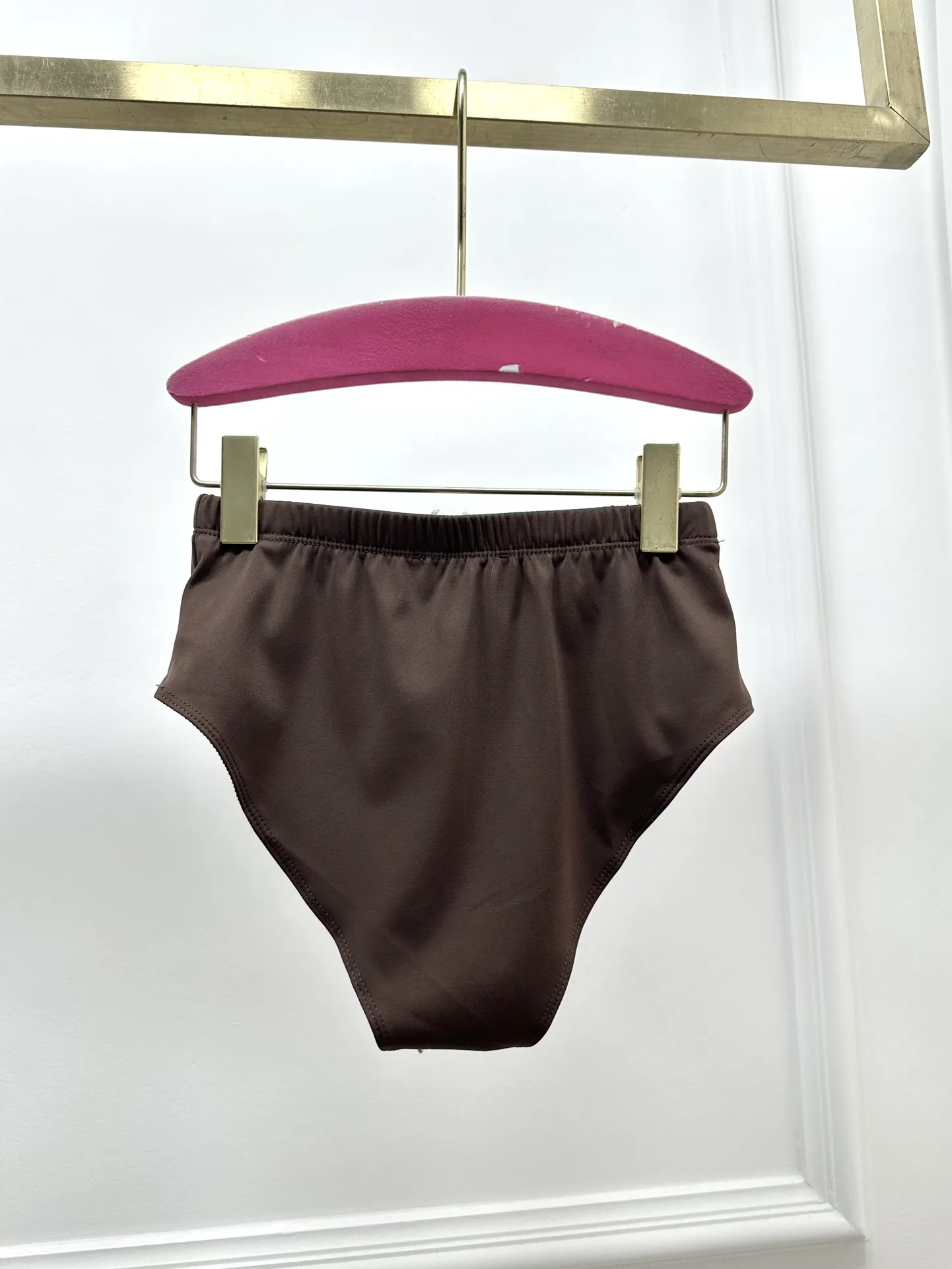 Miu Miu ニュアンスレタートライアングル水着パンツ 赤黒茶 - 画像 (4)