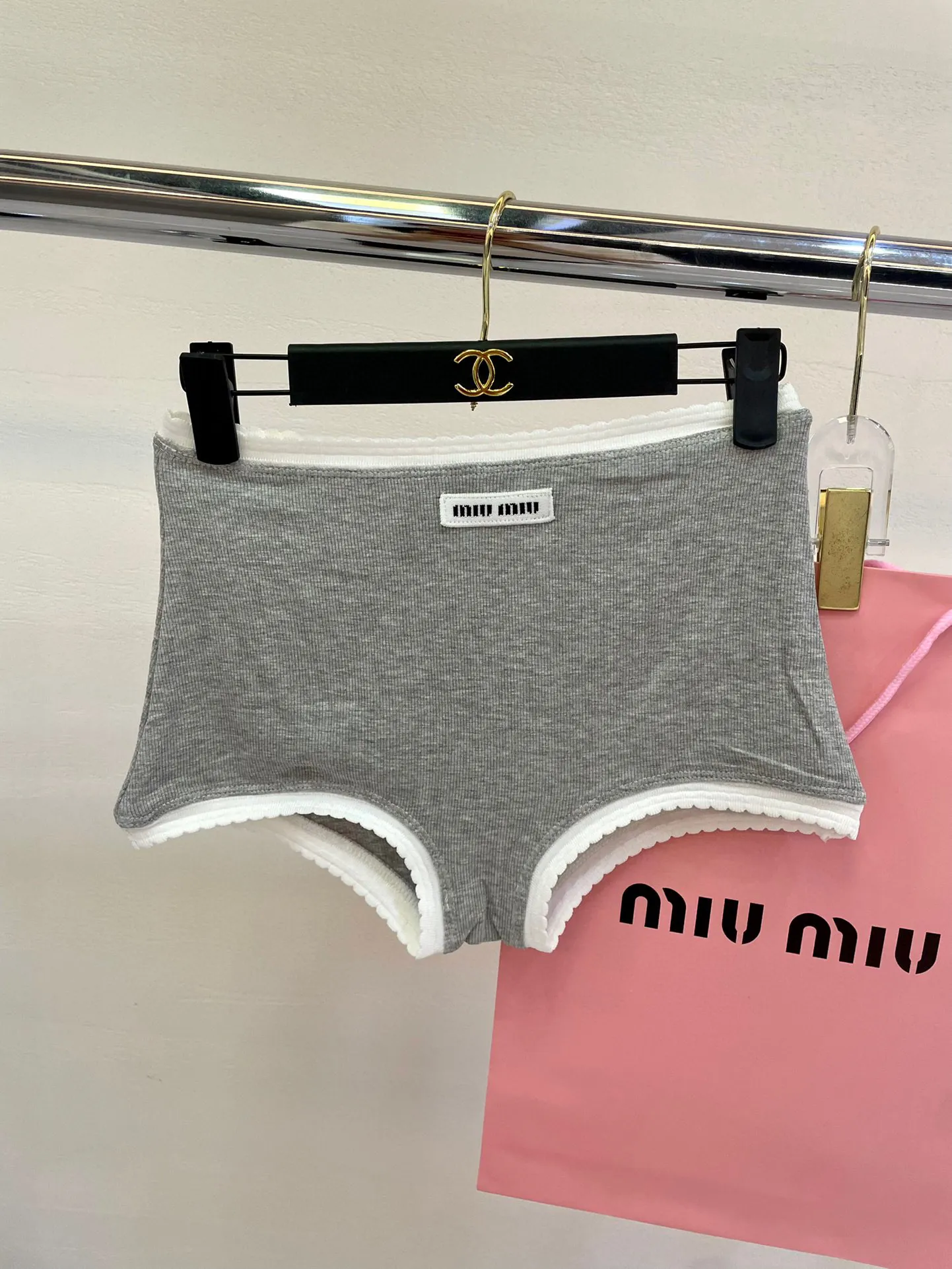 Miu Miu新款分体泳衣黒白無胸パッドS-Lサイズ - 画像 (8)