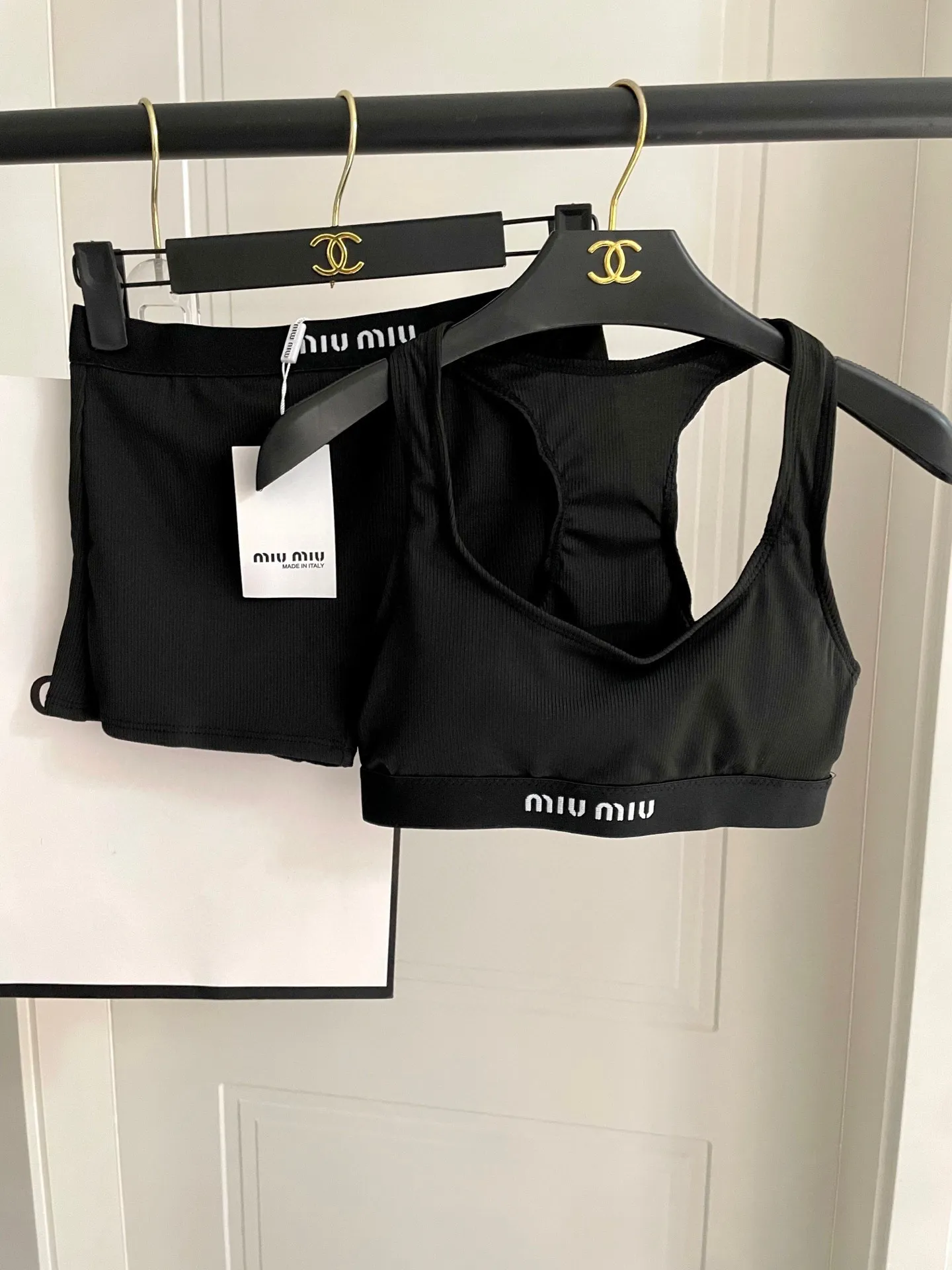 Miu Miu ブラック分体型スイムウェア - 画像 (5)