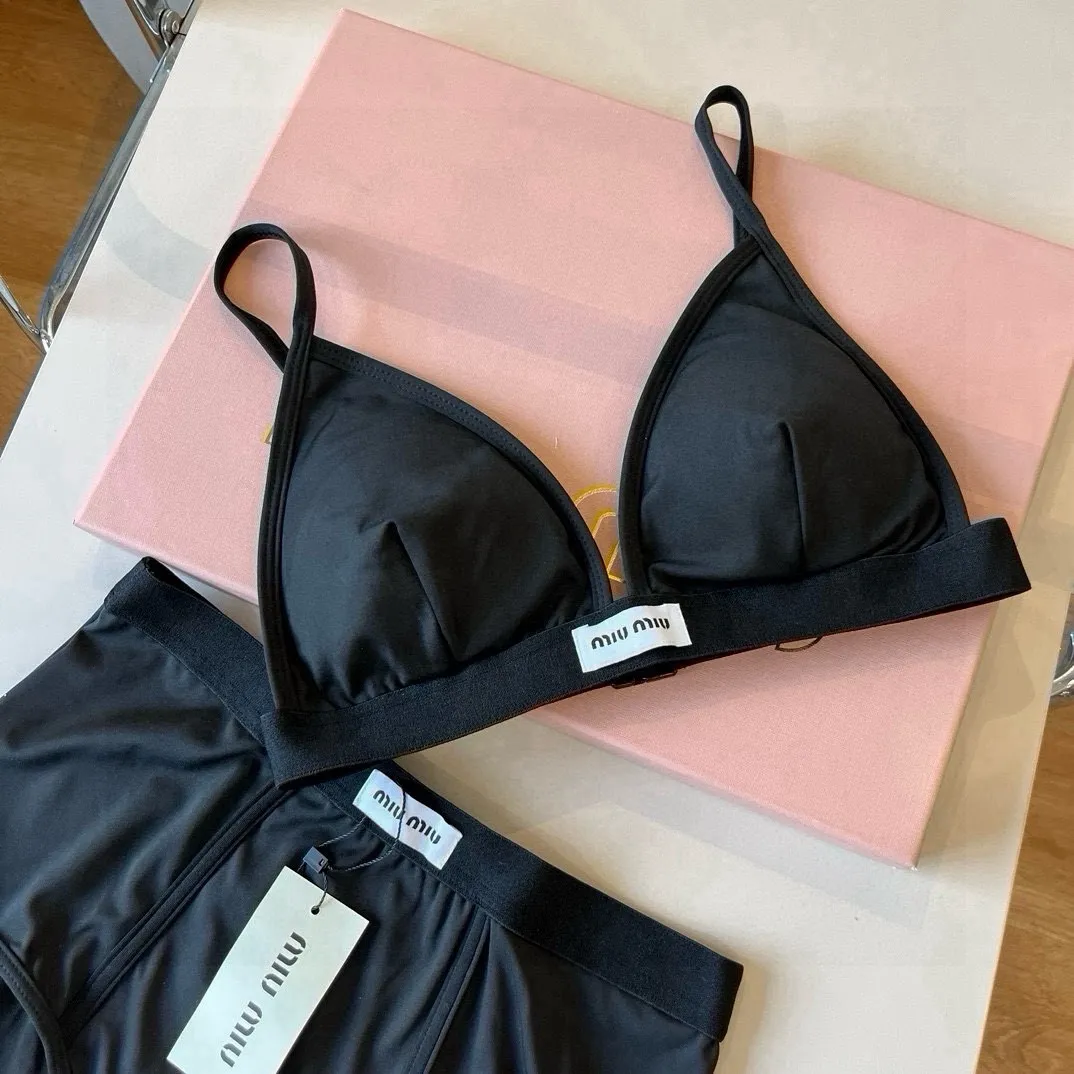 Miu Miu ブラック分体スイムウェア - 画像 (3)