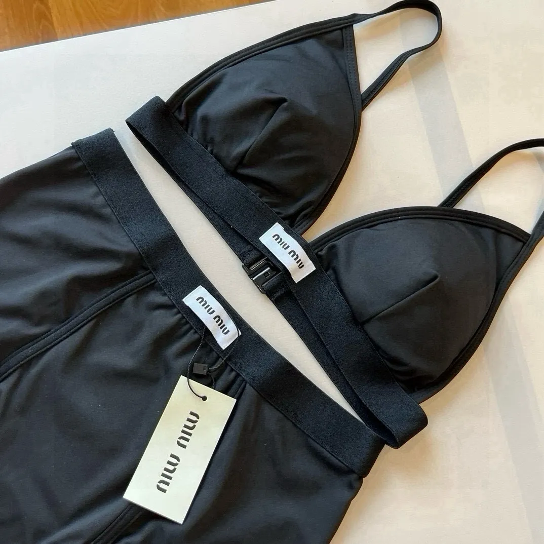 Miu Miu ブラック分体スイムウェア - 画像 (7)