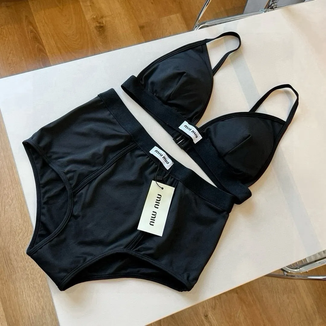 Miu Miu ブラック分体スイムウェア - 画像 (8)