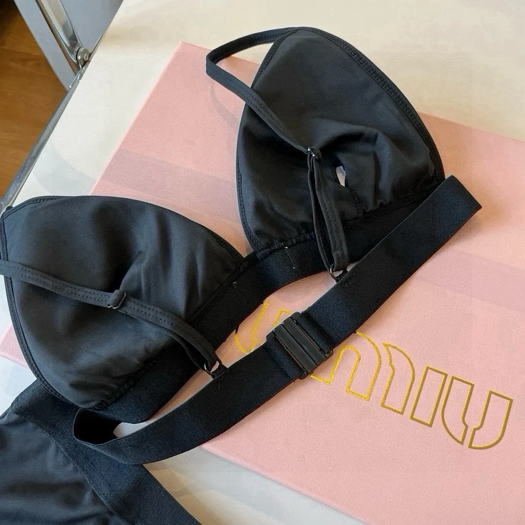 Miu Miu ブラック分体スイムウェア - 画像 (9)