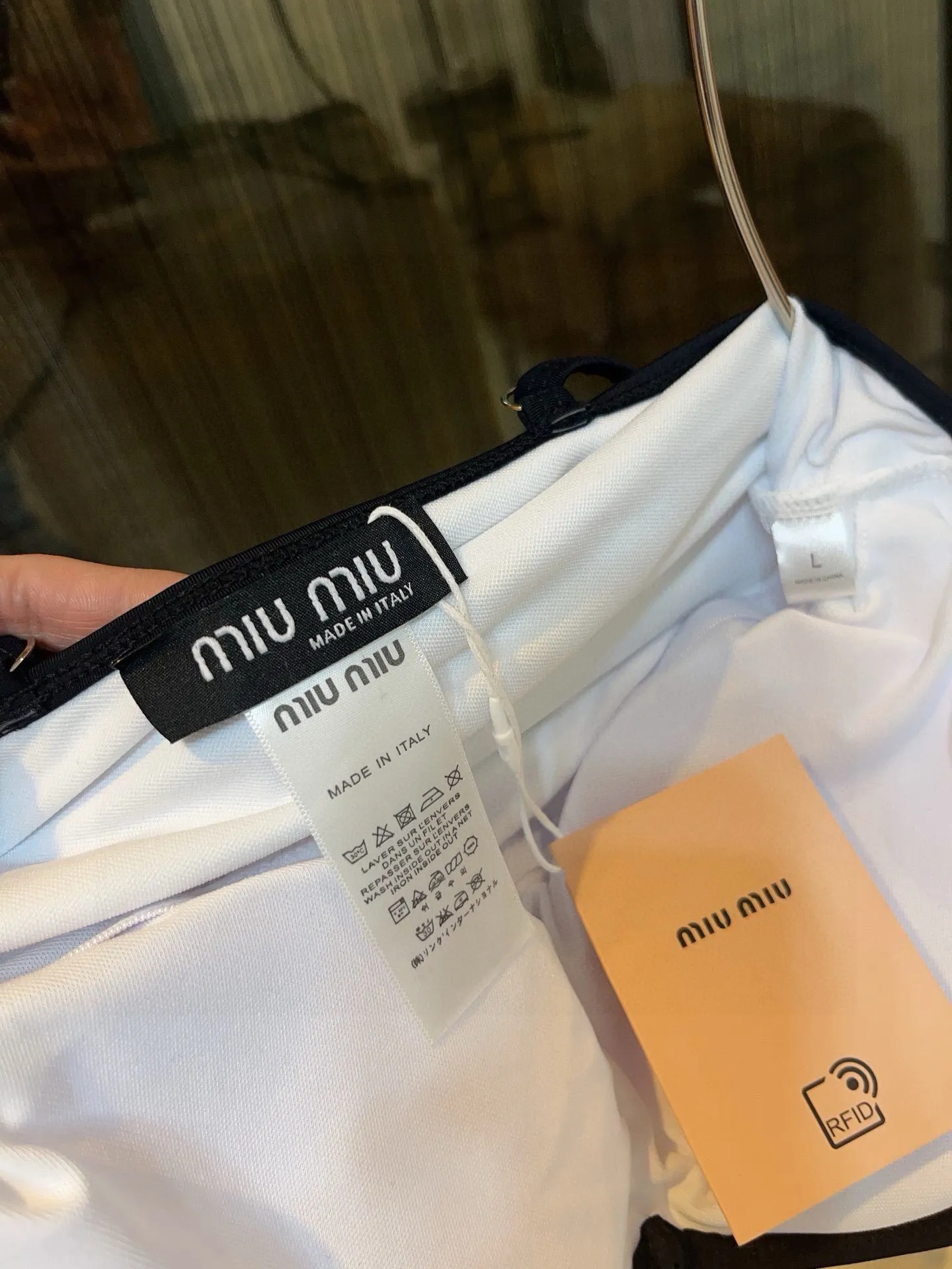 MiuMiu ホワイト ビキニ セット - 画像 (7)