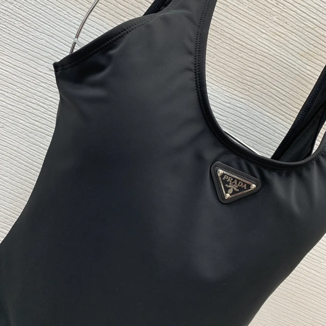 プラダ 新作ブラックUネックワンピース水着 - 画像 (5)