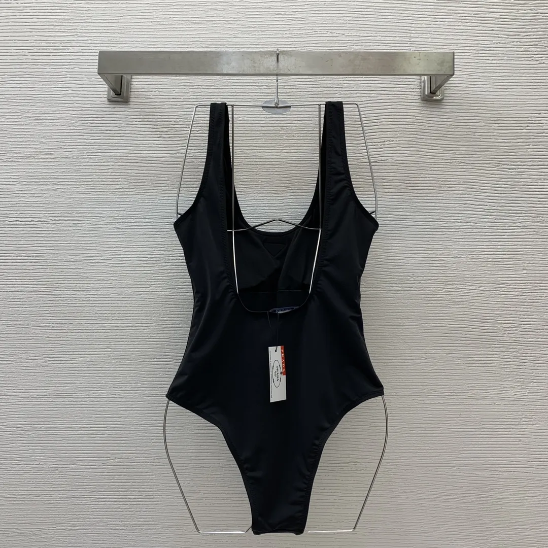 プラダ 新作ブラックUネックワンピース水着 - 画像 (7)