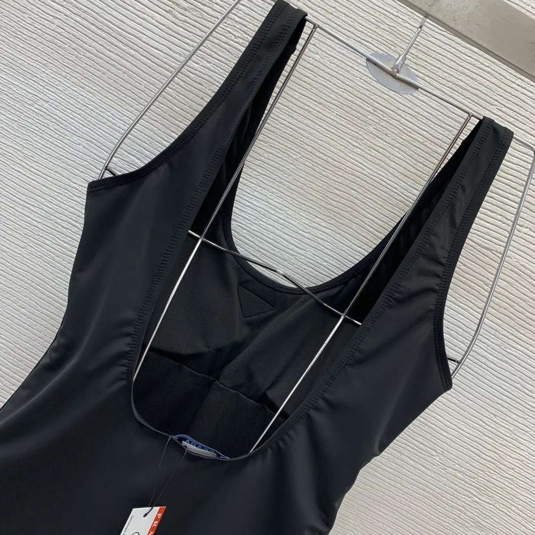 プラダ 新作ブラックUネックワンピース水着 - 画像 (8)