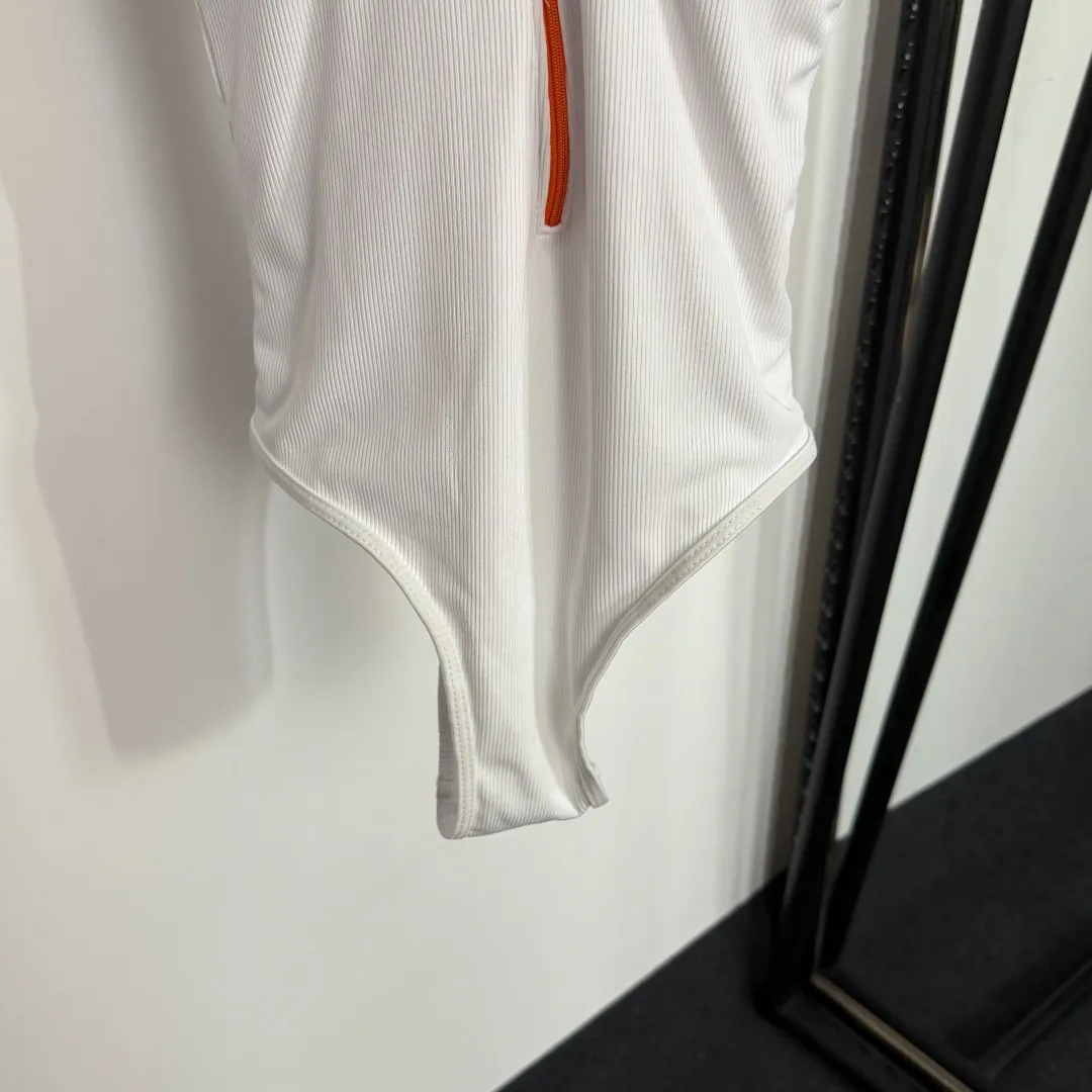 Prada 新款ロゴ刺繍半ジップワンピース水着 白黒 S-XL - 画像 (4)