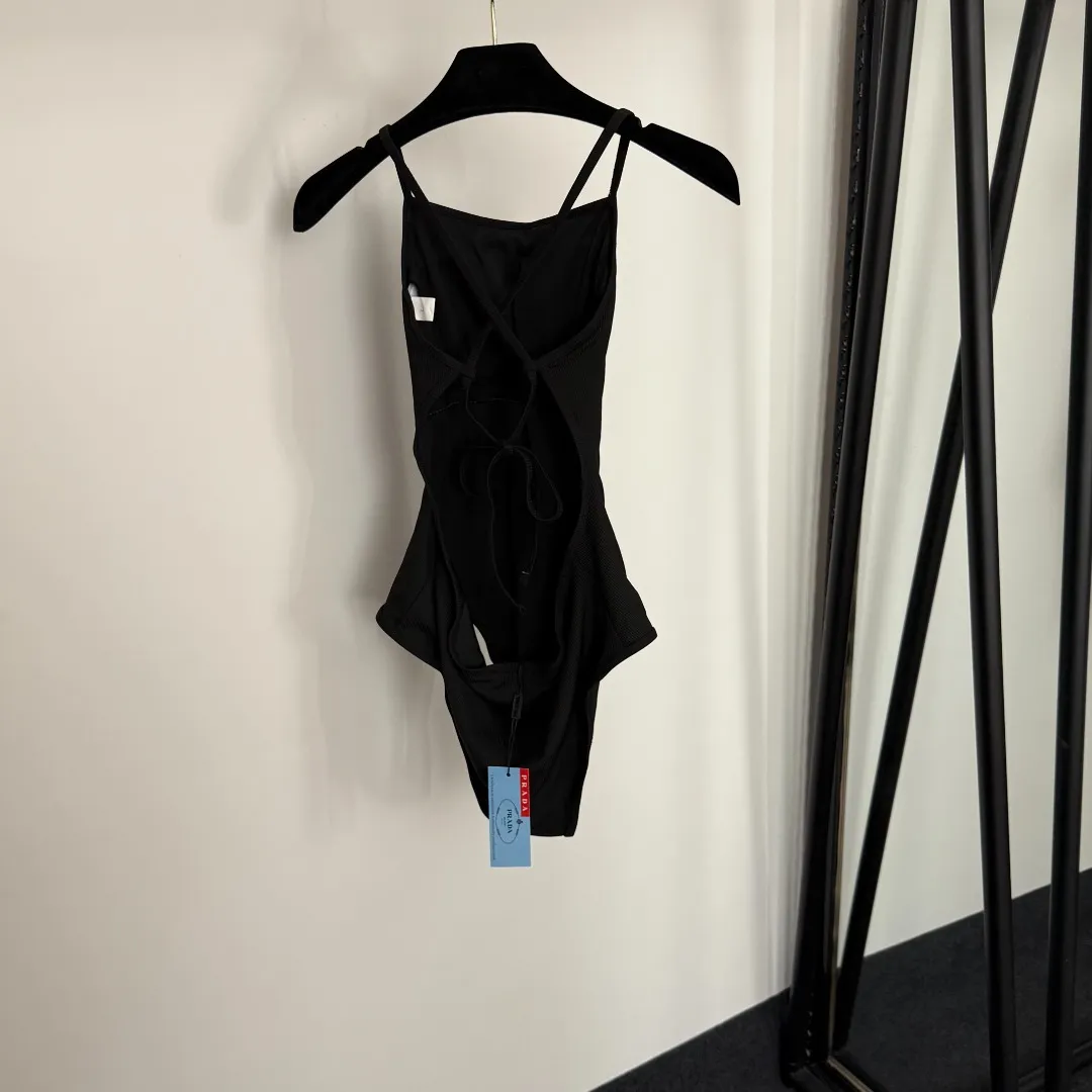 プラダ新作ワンピース水着 - 画像 (7)