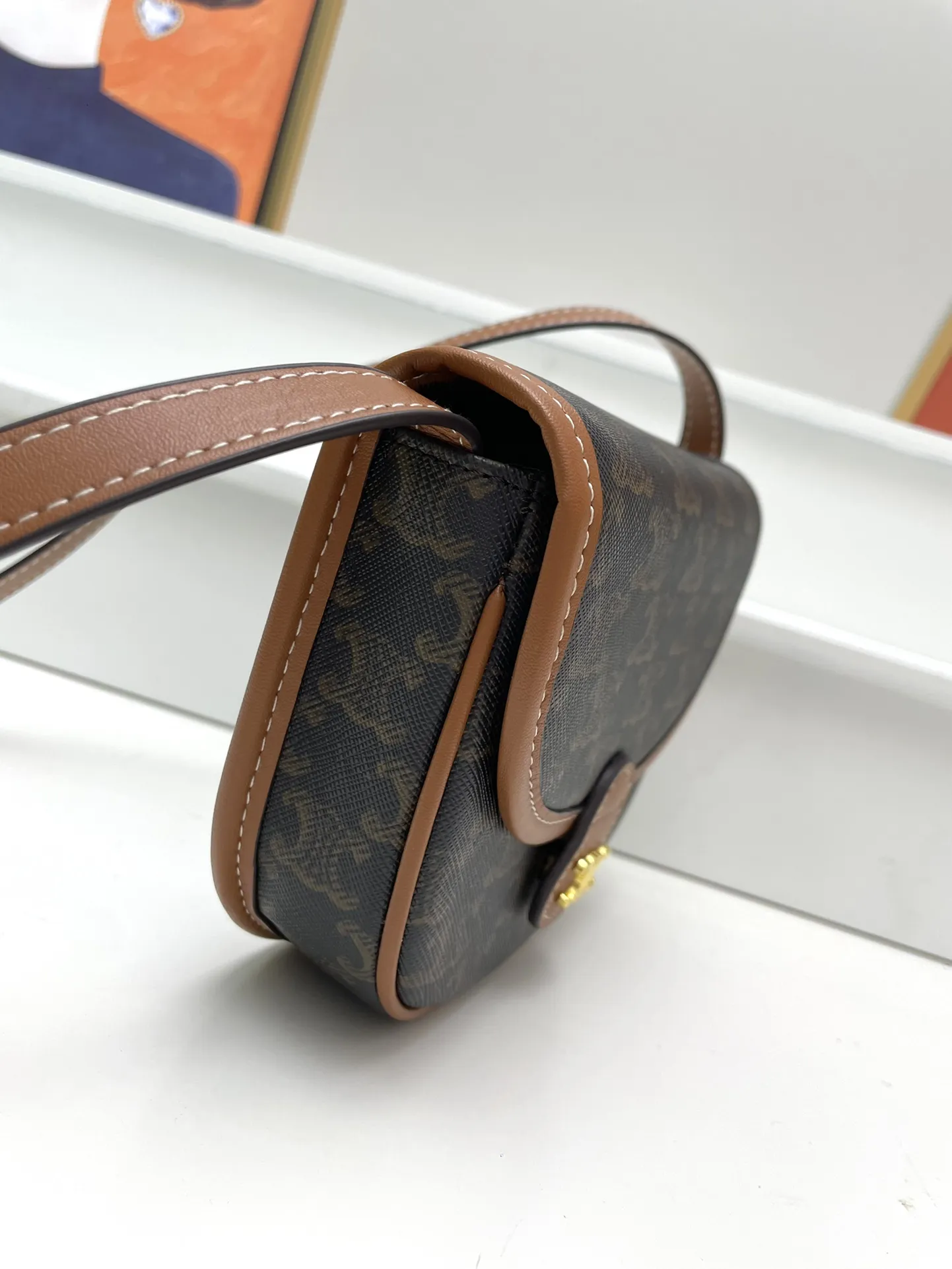 Celine 黒色 ミニ鞍バッグ2023新型 - 画像 (6)