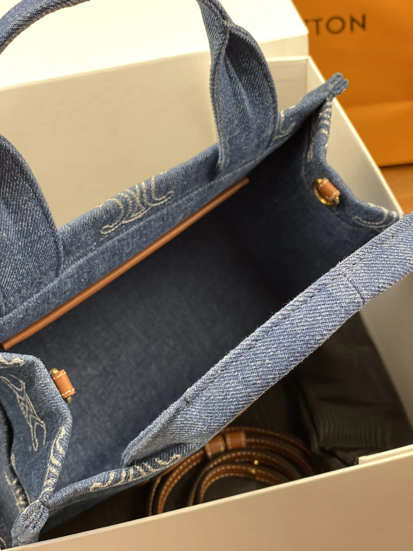 CELINEブルーデニム刺繍トートバッグ - 画像 (7)