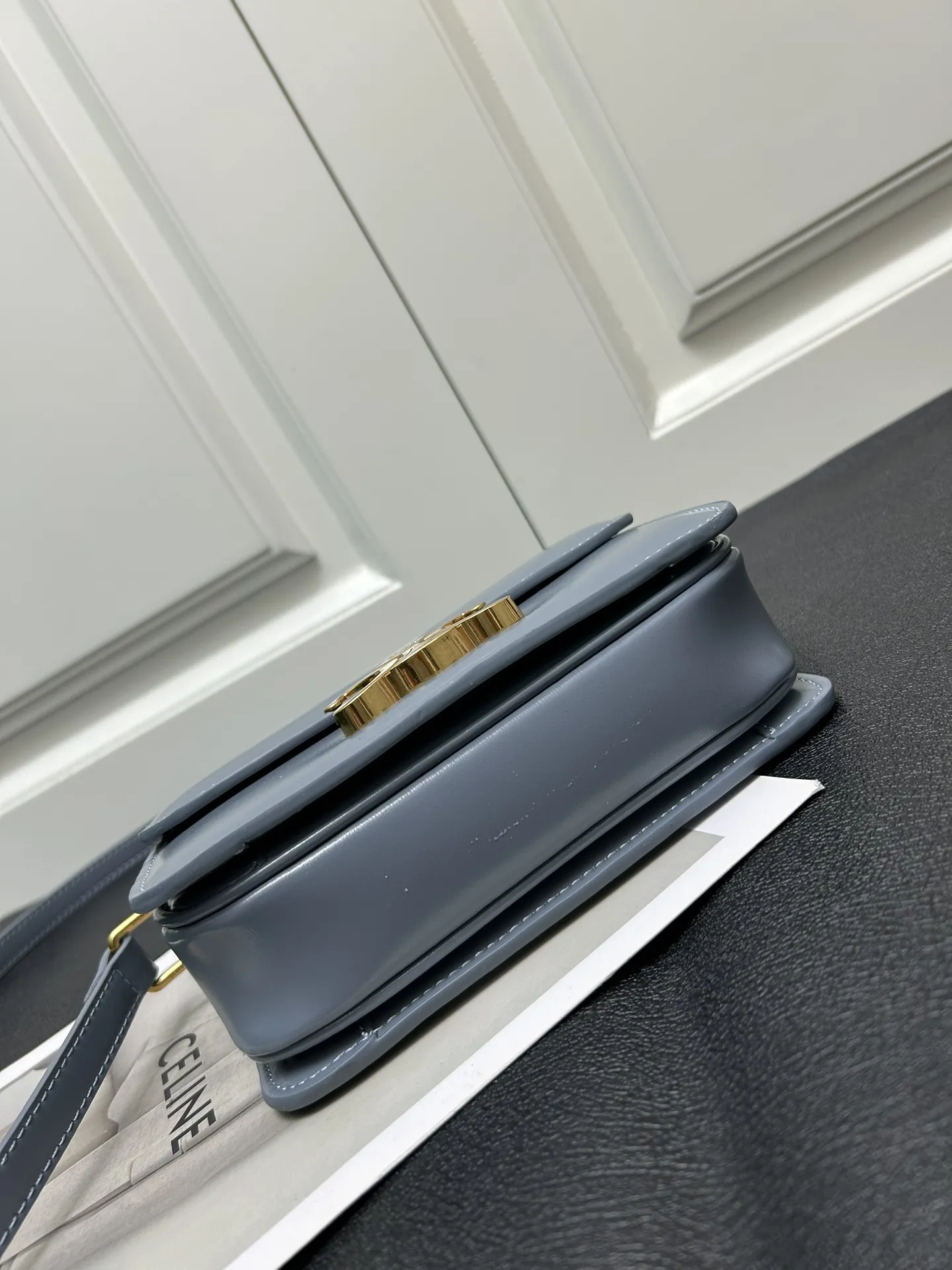 CELINE トリオンフェ ブルー 小型ショルダーバッグ - 画像 (5)