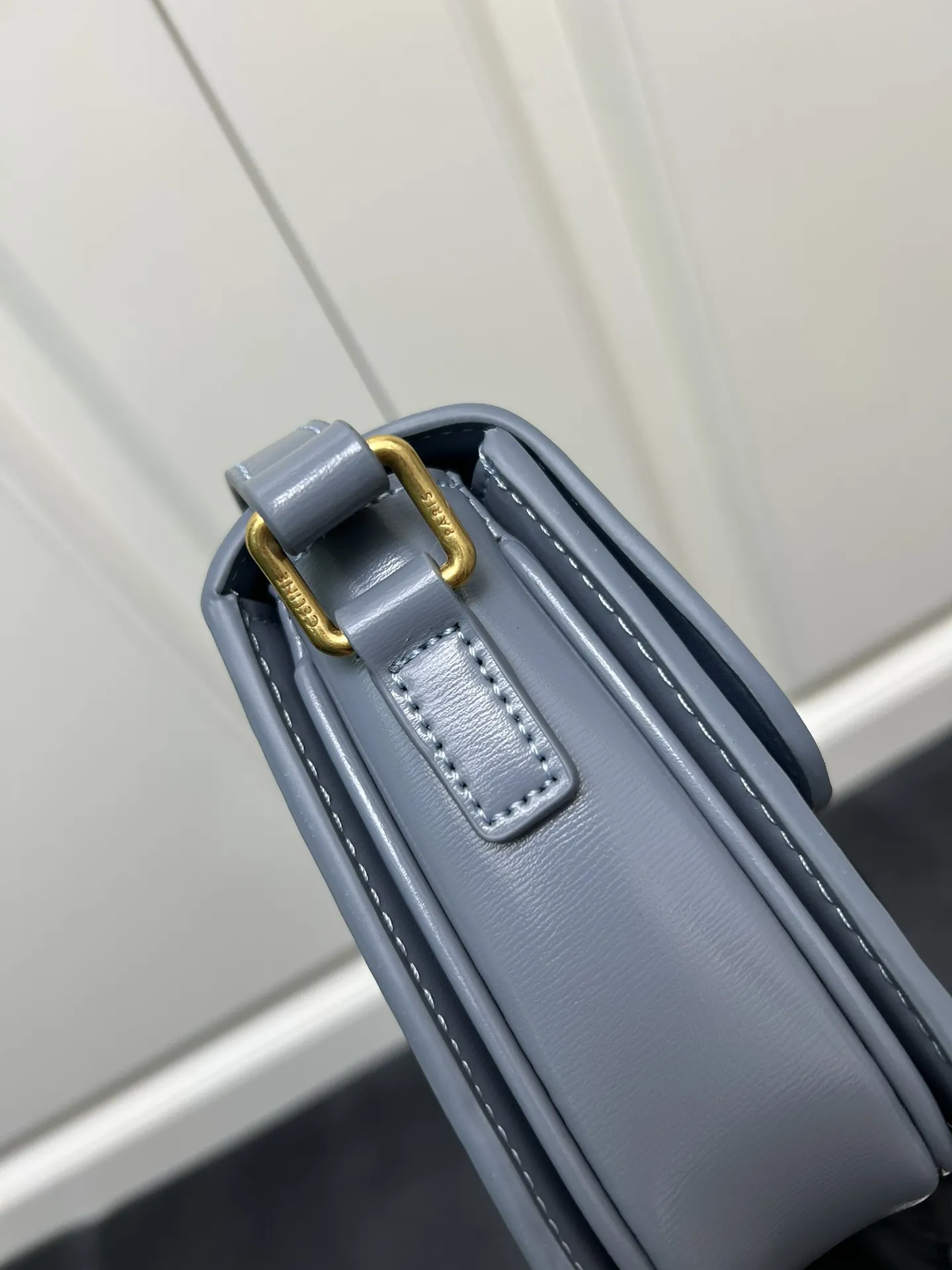 CELINE トリオンフェ ブルー 小型ショルダーバッグ - 画像 (7)