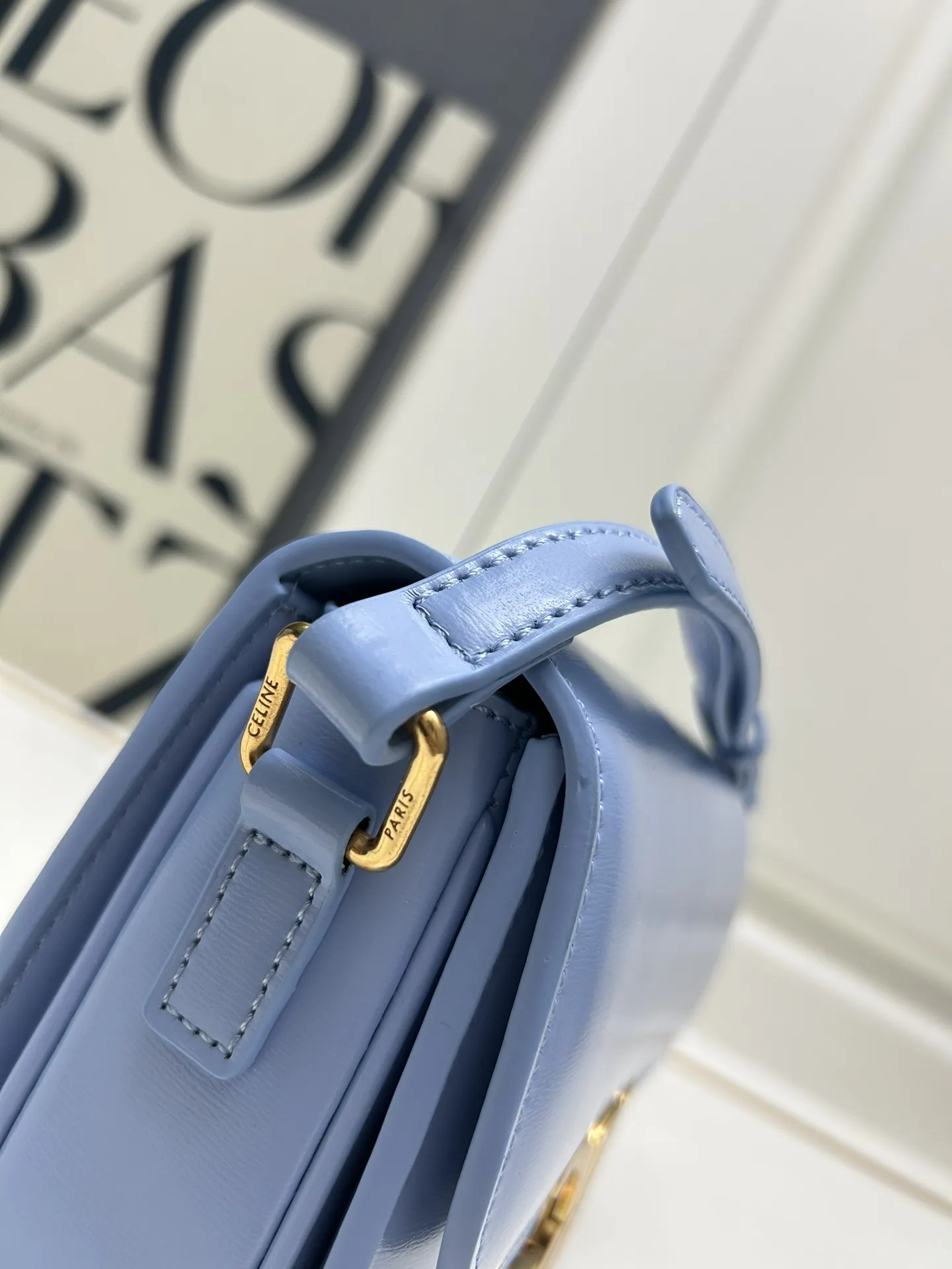 CELINE トリオンフ バッグ ブルー 小サイズ - 画像 (6)