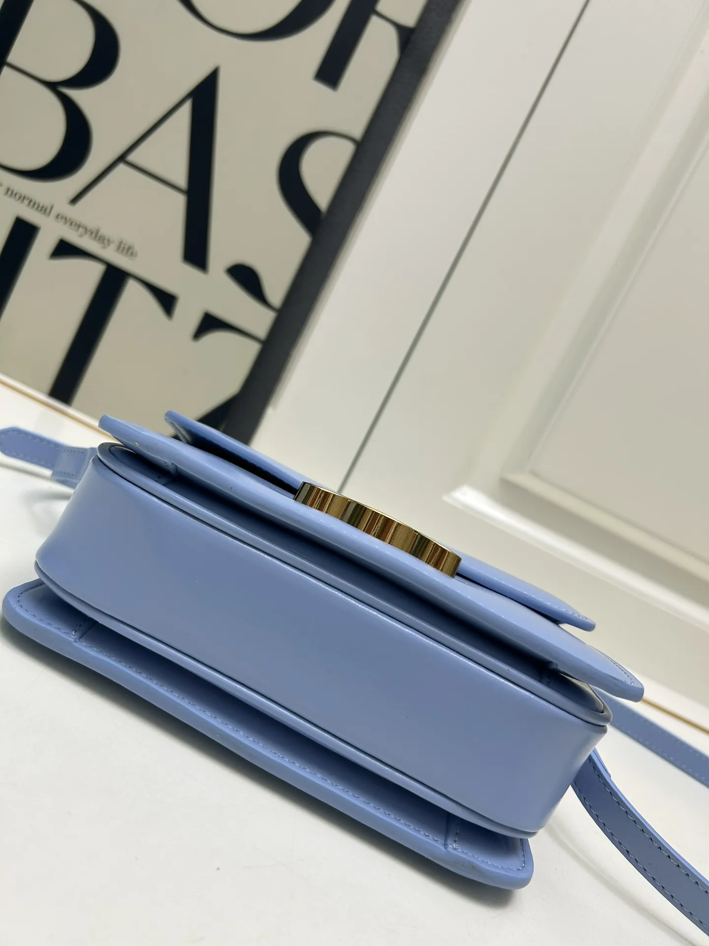 CELINE トリオンフ バッグ ブルー 小サイズ - 画像 (7)