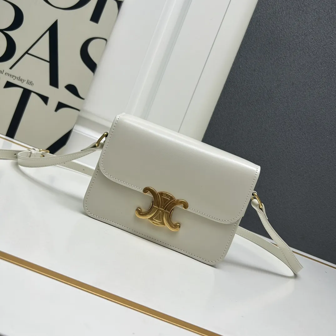 CELINE トリオンフ 小号 白 ショルダーバッグ
