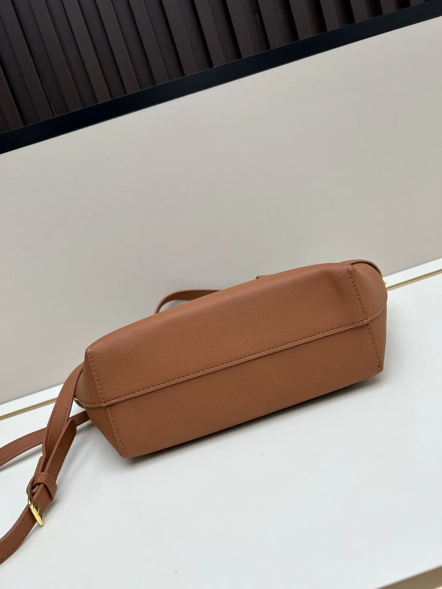 CELINE ケ旋トートバッグ 茶色 3022-1 - 画像 (7)