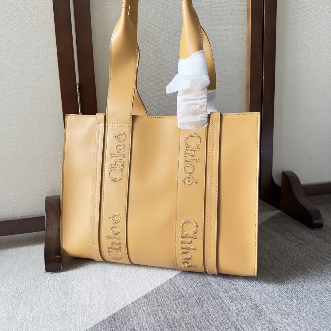 Chloe Woody Tote ライトベージュ ミニバッグ