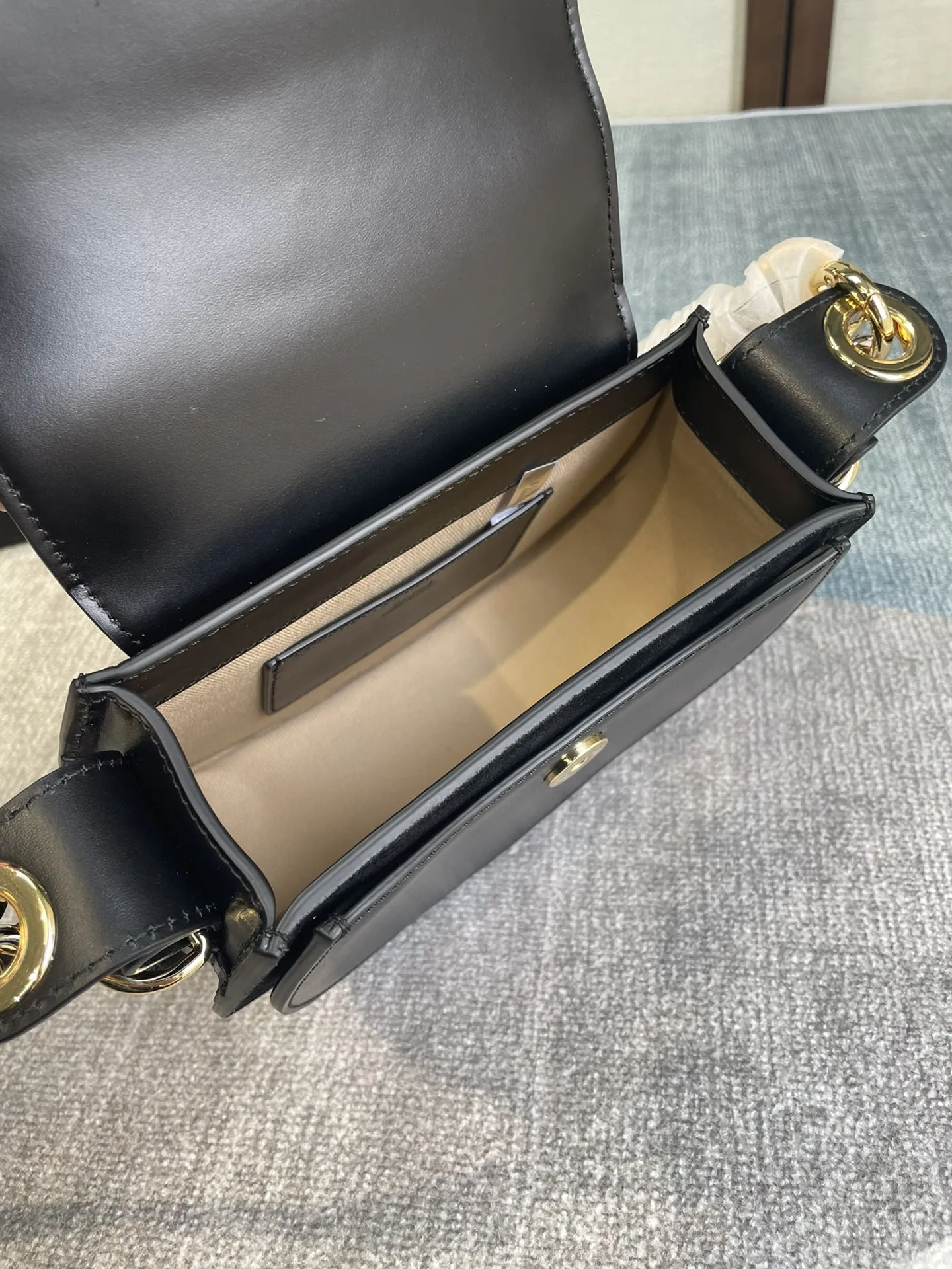 Chloé Tess 秋冬新款 黒色 ショルダーバッグ - 画像 (10)