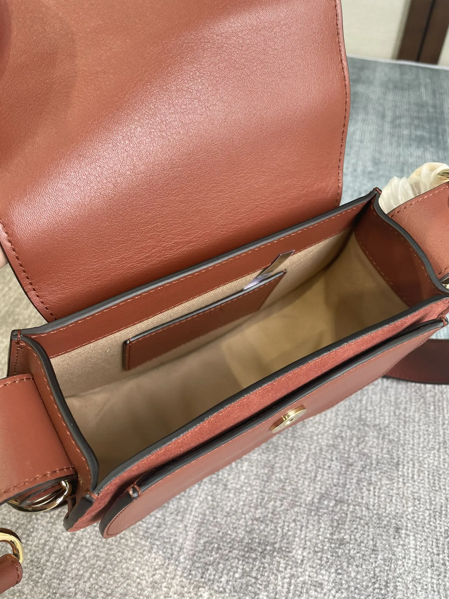 Chloé Tess 秋冬新款 ショルダーバッグ 茶色 - 画像 (10)