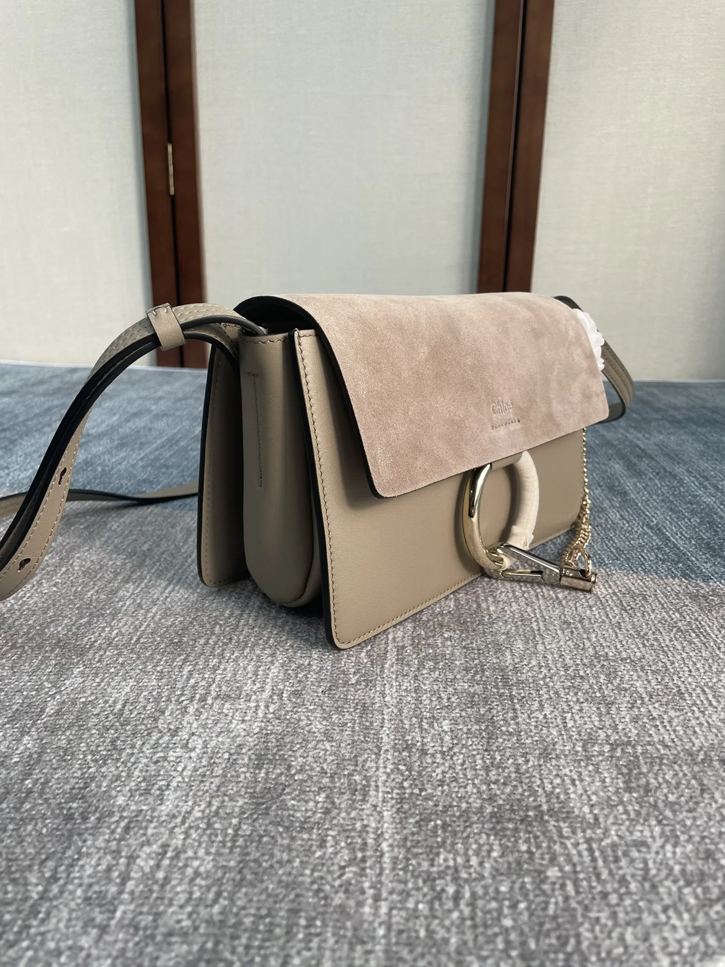 クロエ グレー Faye中号 梯形バッグ - 画像 (3)