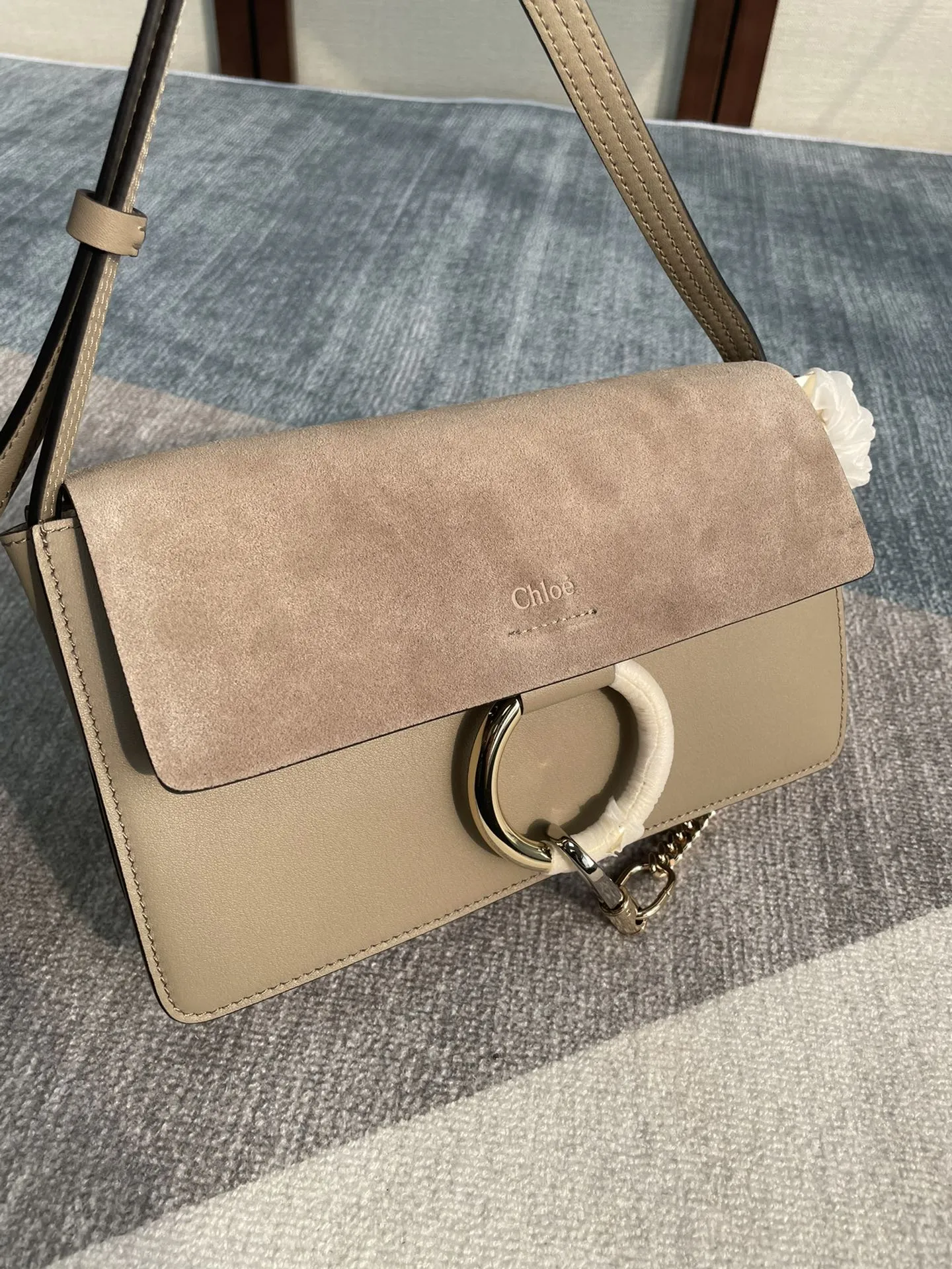 クロエ グレー Faye中号 梯形バッグ - 画像 (6)