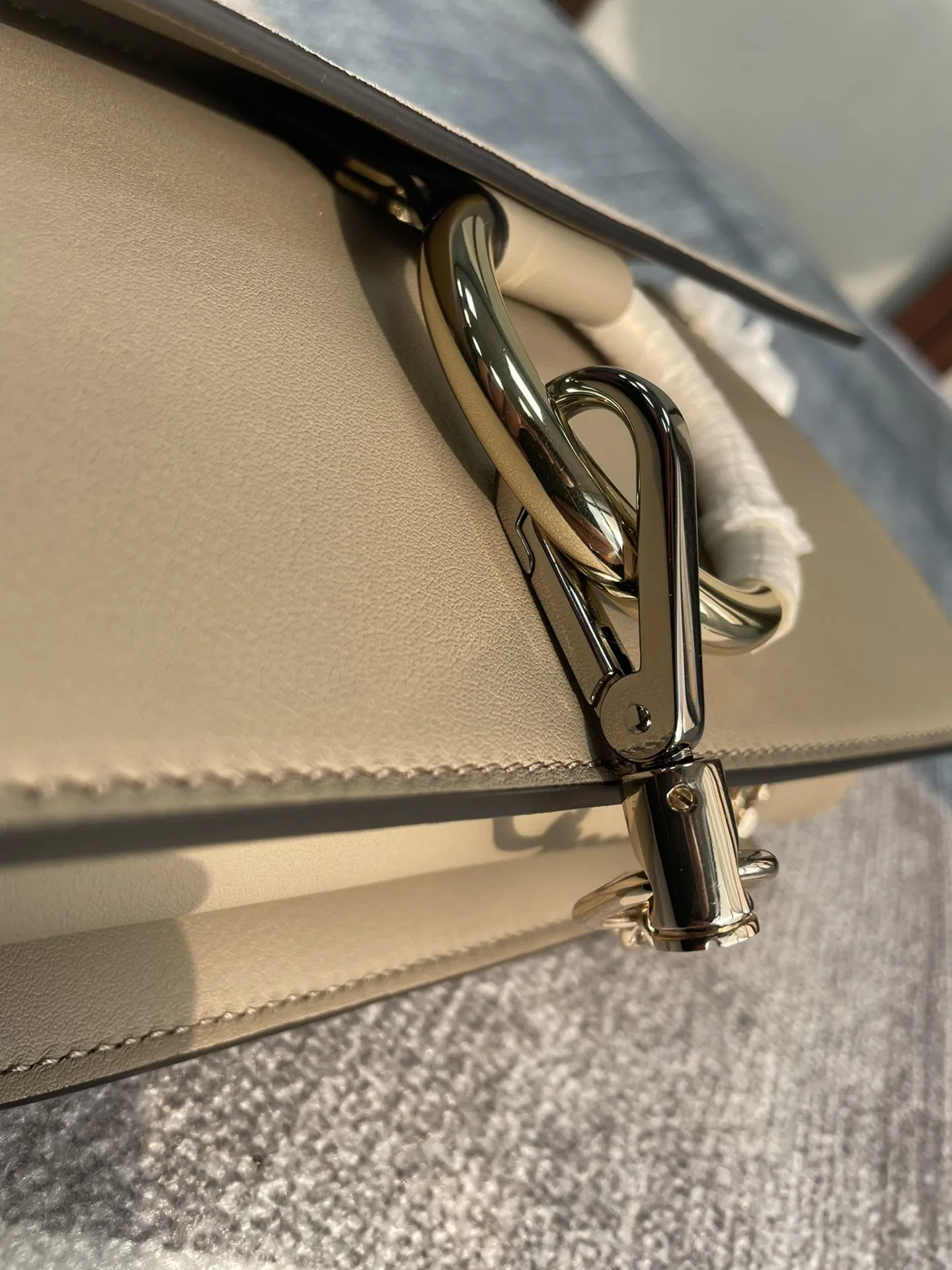 クロエ グレー Faye中号 梯形バッグ - 画像 (7)