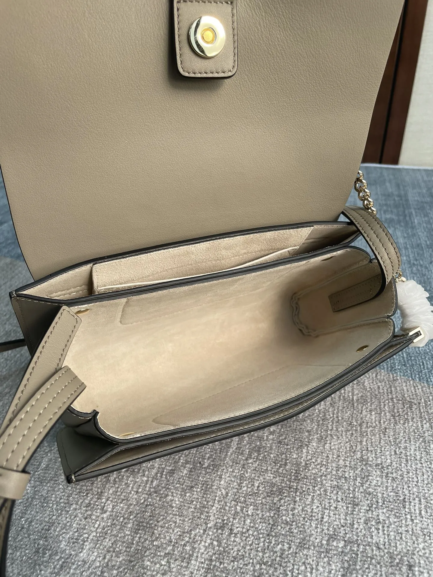 クロエ グレー Faye中号 梯形バッグ - 画像 (9)