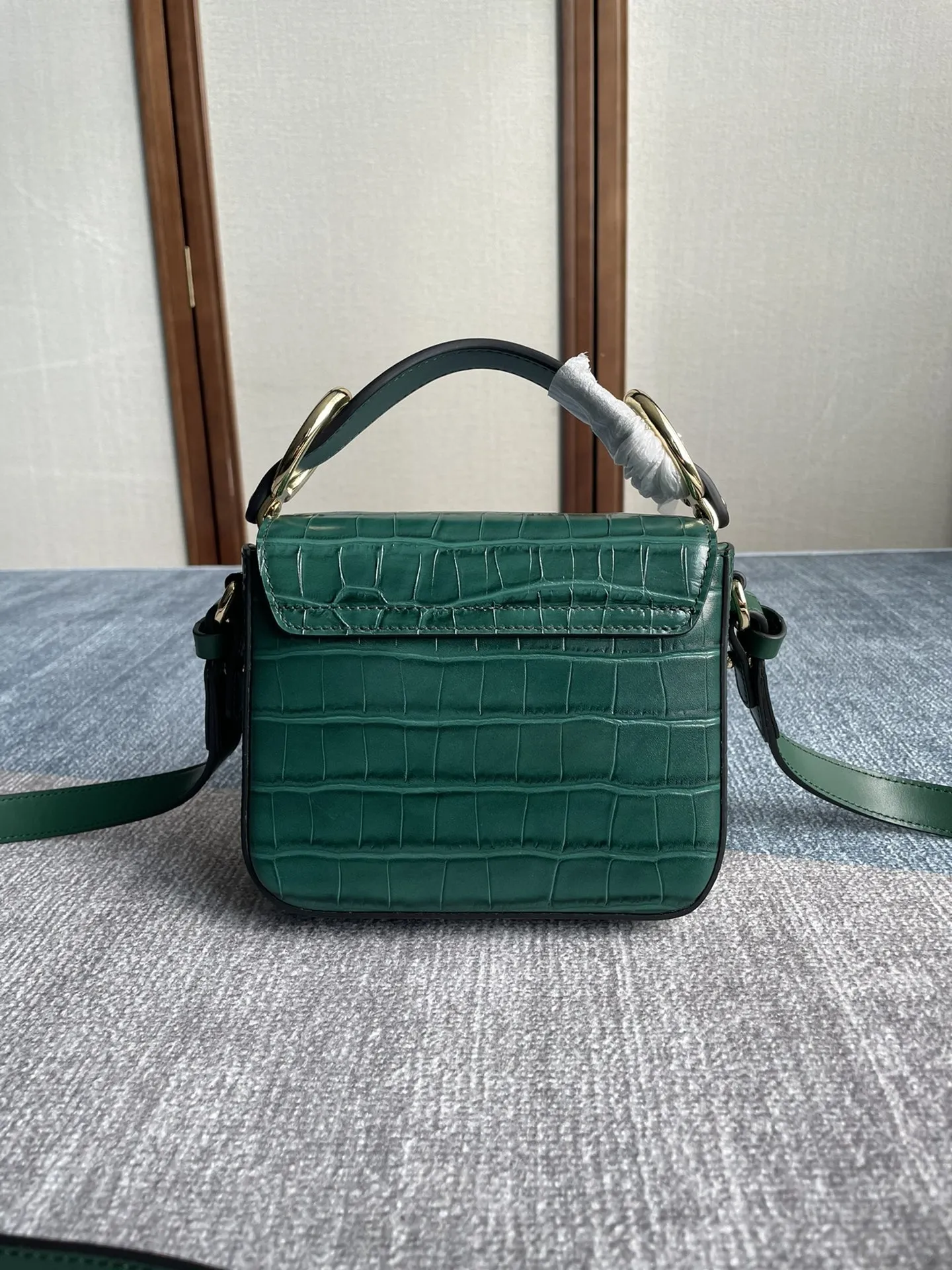 Chloé C Bag グリーン クロコダイル柄 - 画像 (3)