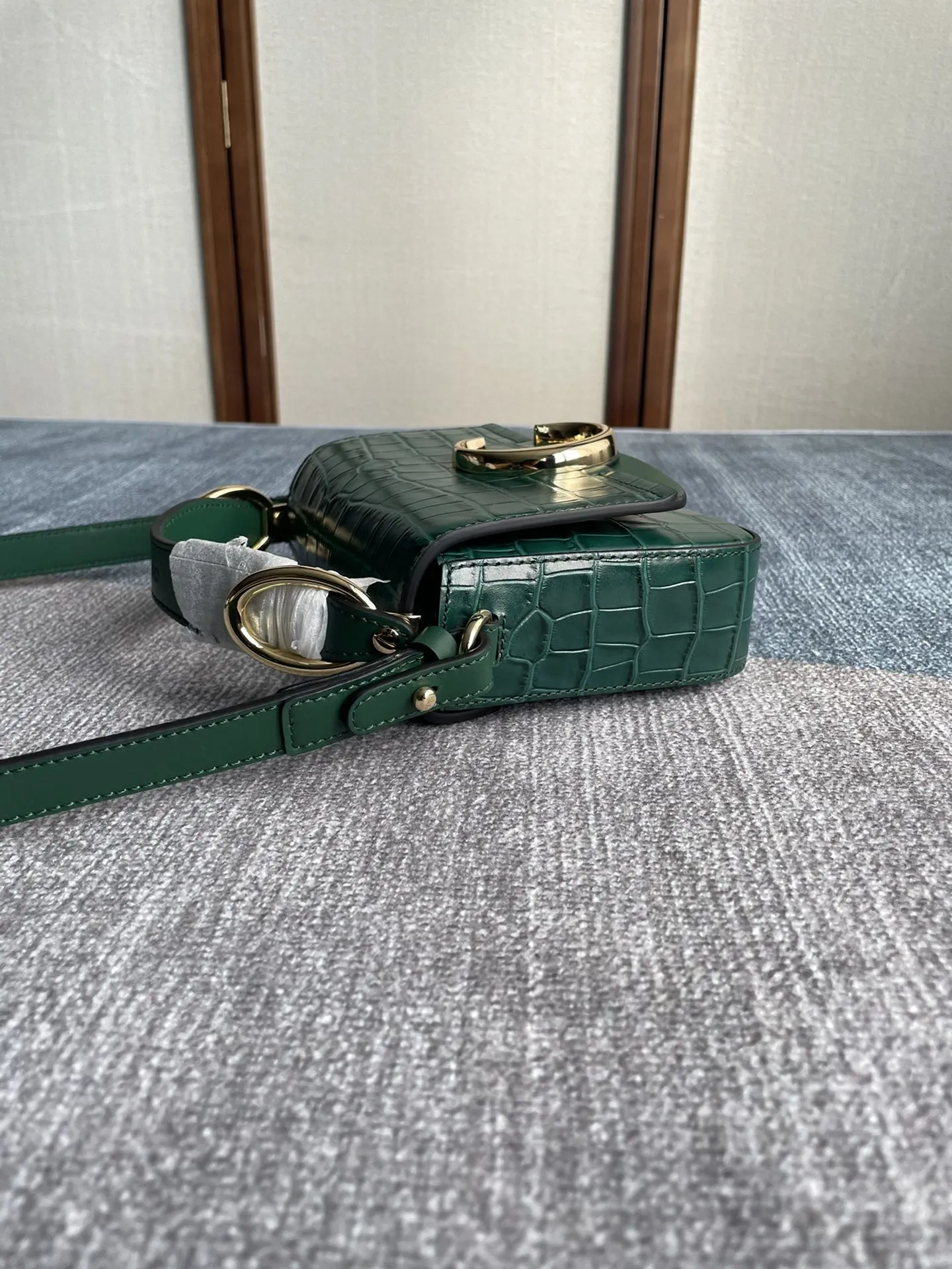 Chloé C Bag グリーン クロコダイル柄 - 画像 (4)