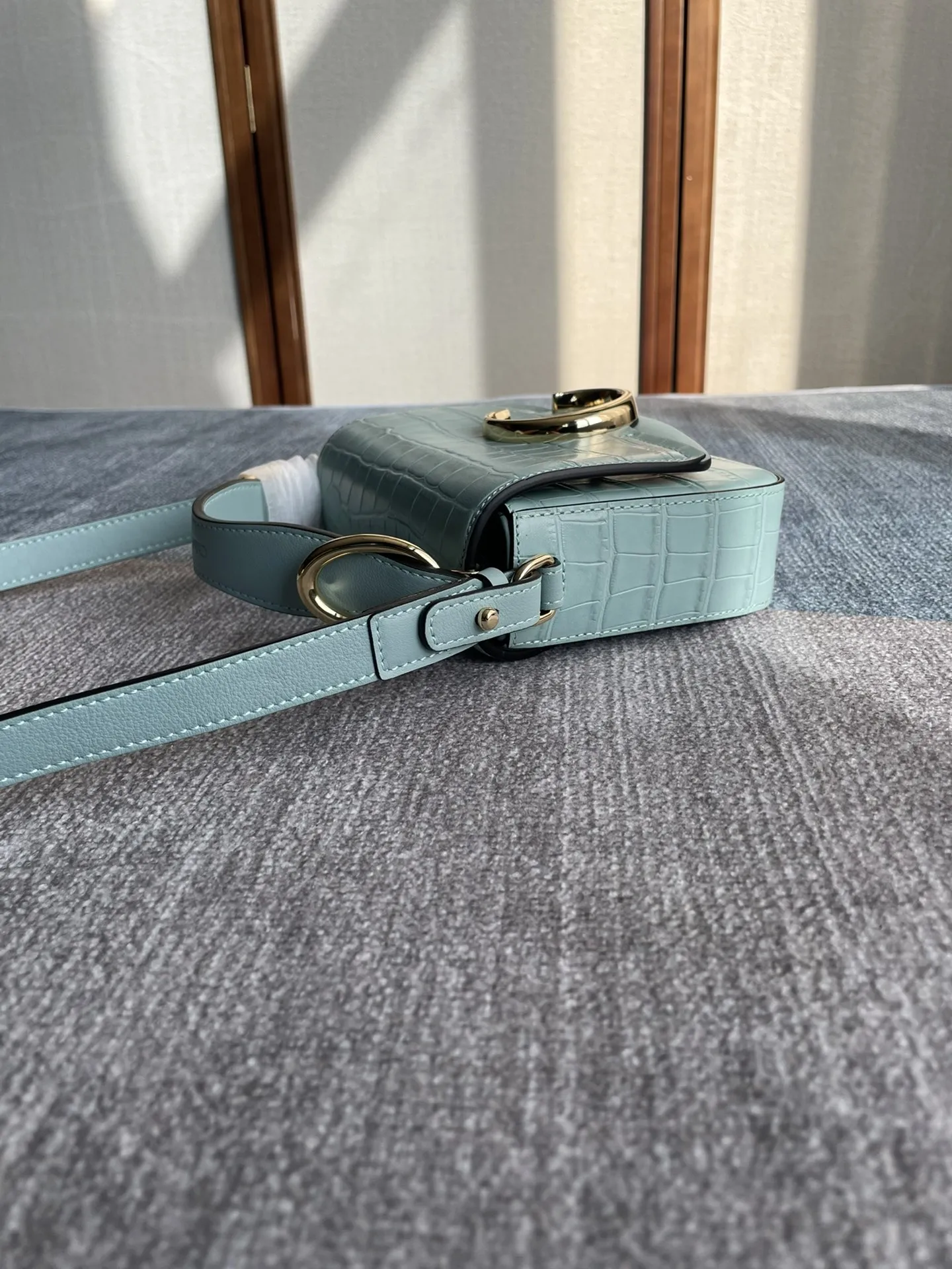 Chloé C Bag ライトブルー クロコ型押し - 画像 (4)