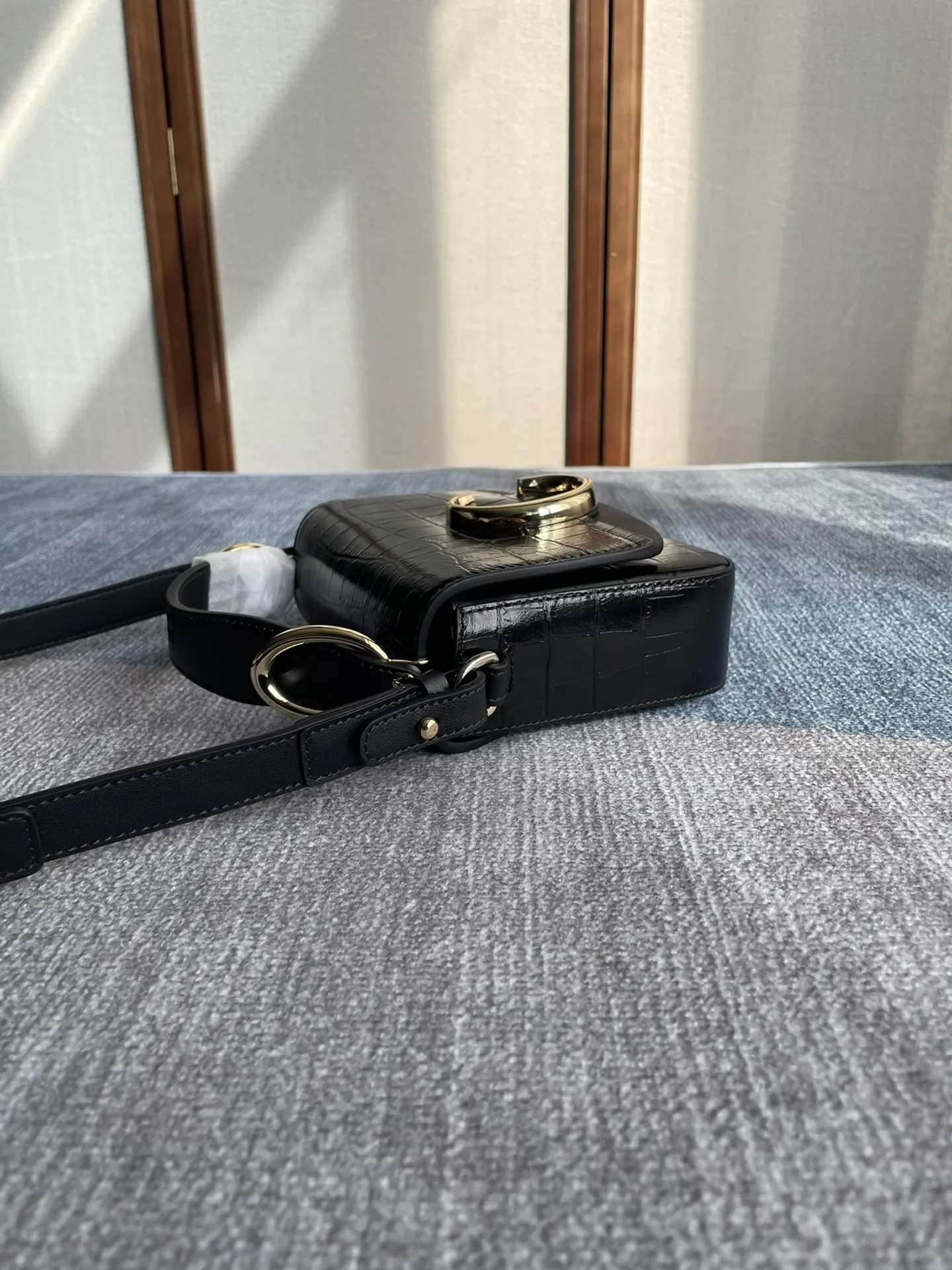 Chloé C Bag ブラック クロコダイル柄 - 画像 (4)