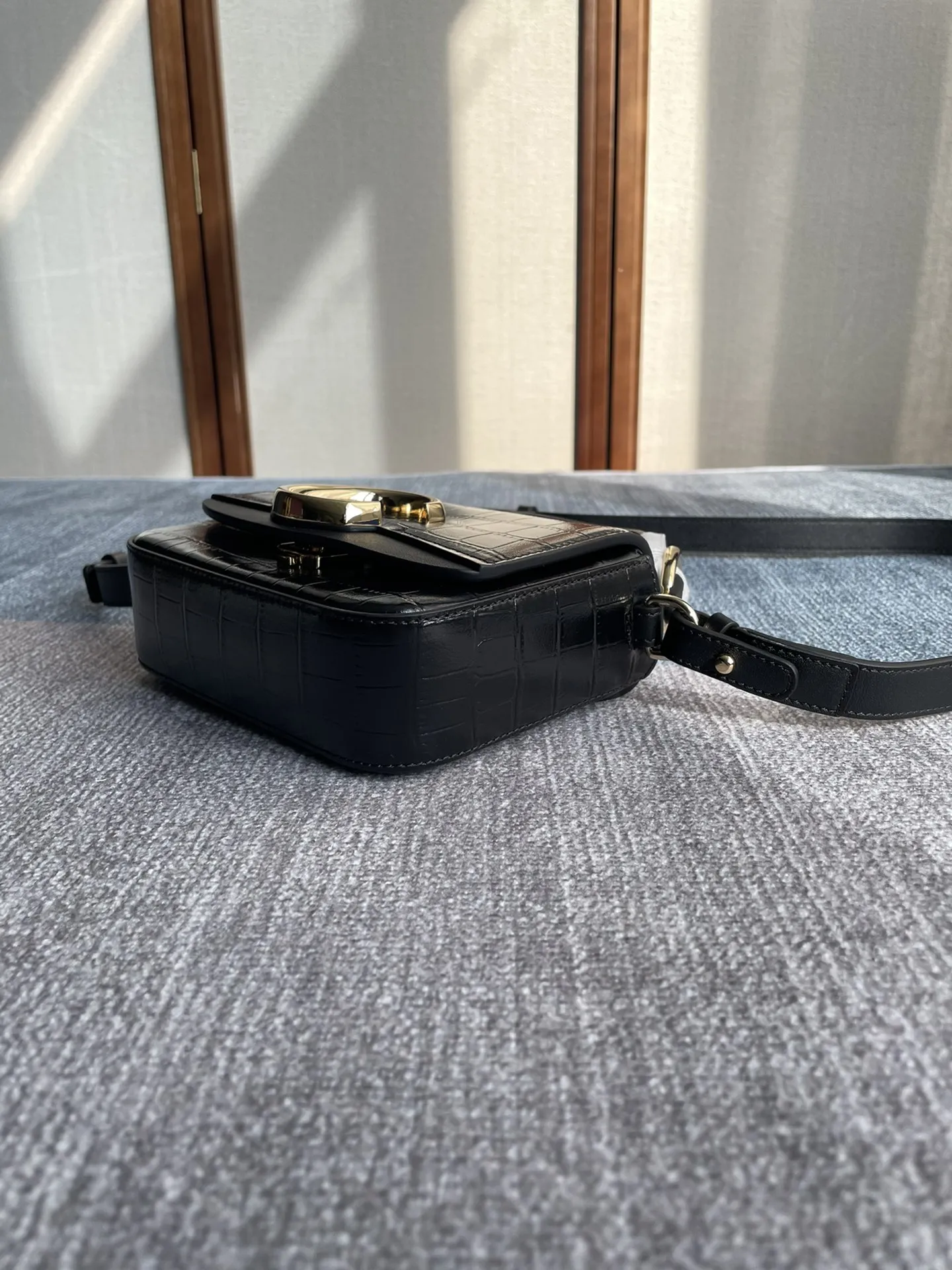 Chloé C Bag ブラック クロコダイル柄 - 画像 (5)