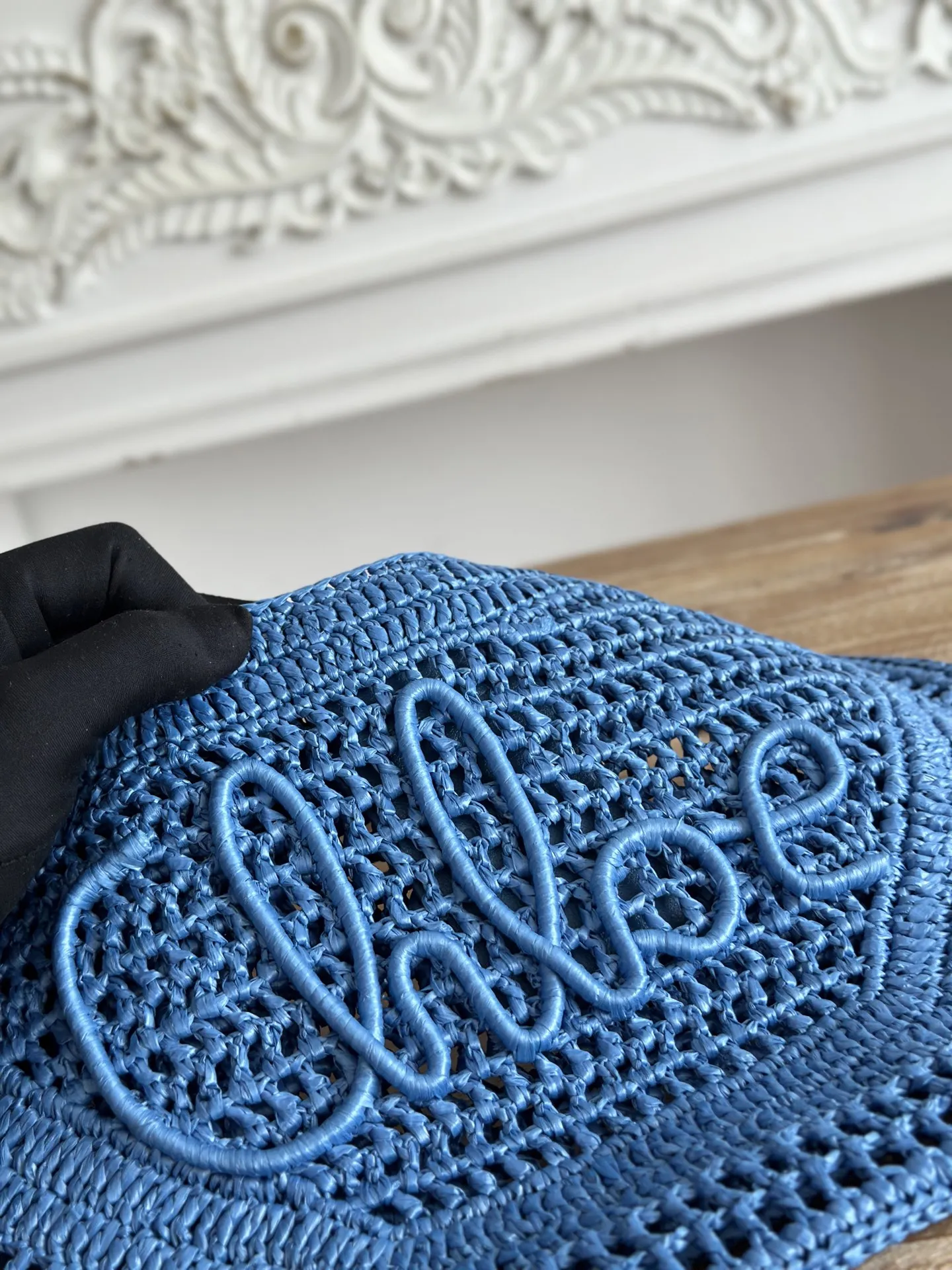 Chloé Summer Banana ブルー ラフィア編みバッグ - 画像 (7)