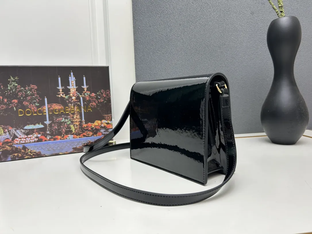 Dolce & Gabbana ブラック 漆皮バッグ - 画像 (4)