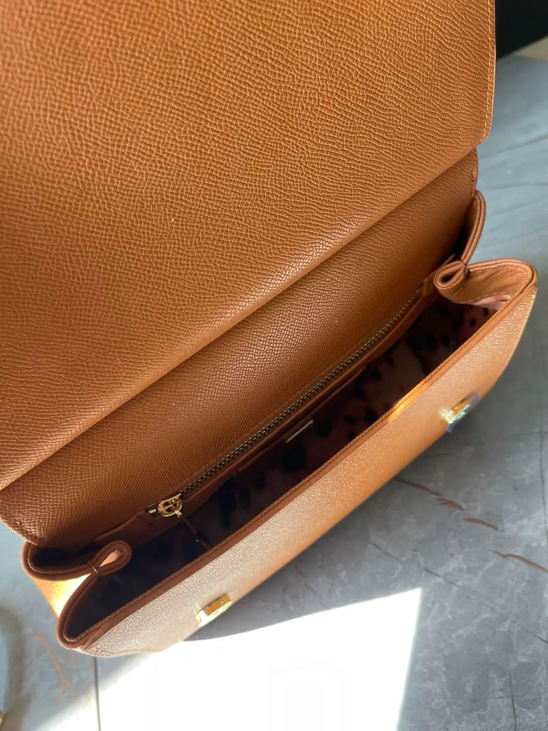 Dolce&Gabbana 2021新款 茶色 ショルダーバッグ - 画像 (9)