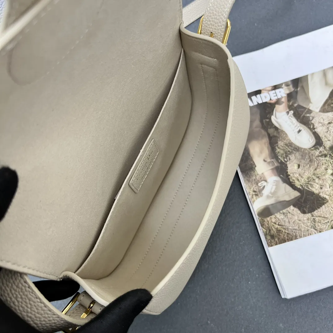 Christian Dior ビージュ ボビー バッグ - 画像 (9)