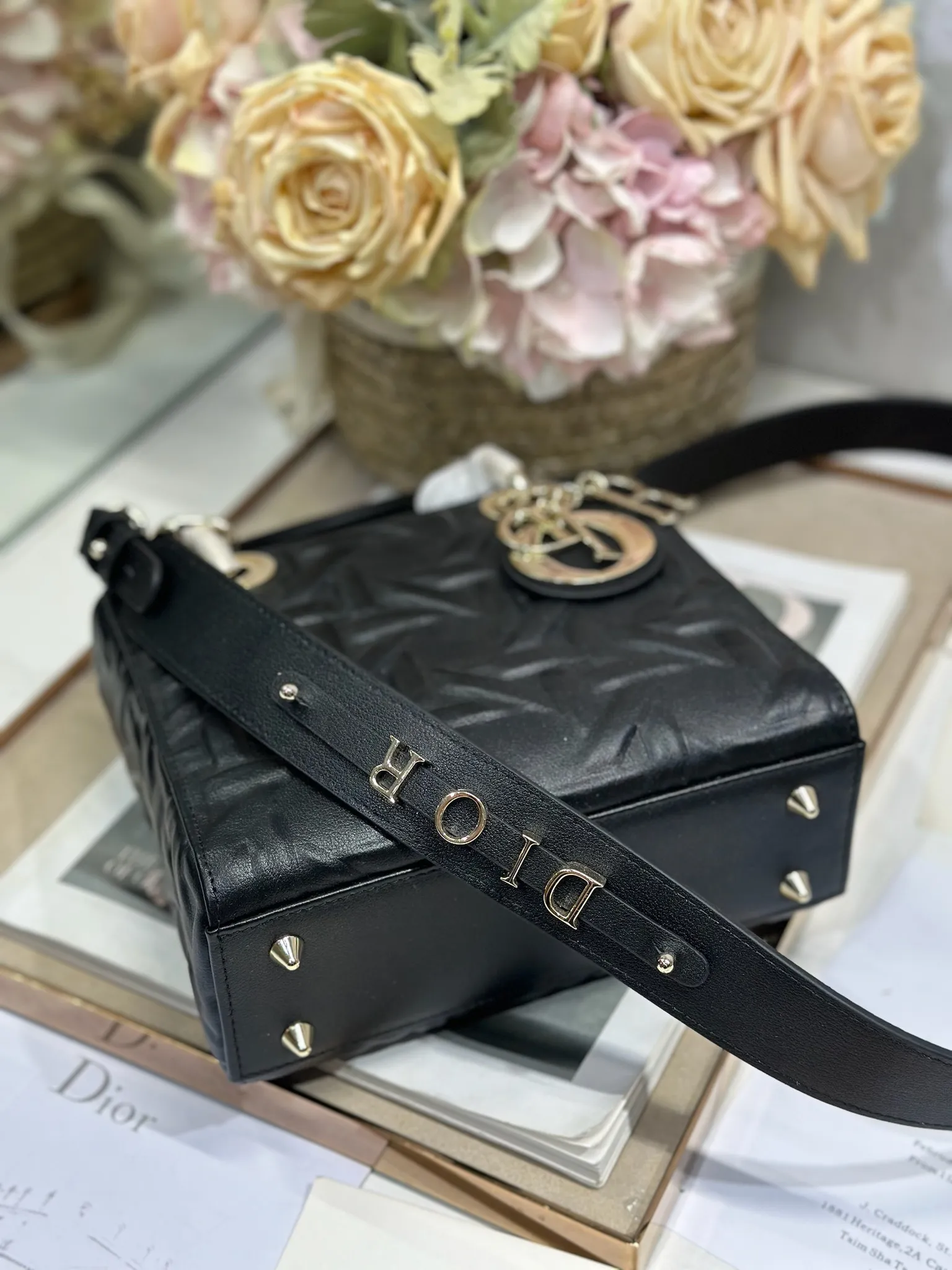 Christian Dior ブラックプレス花菱格Lady Diorバッグ - 画像 (6)