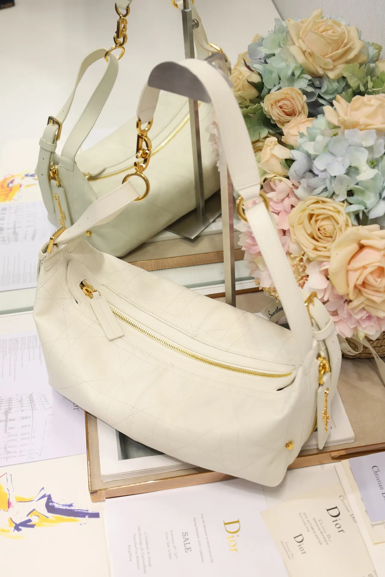 Christian Dior D-Journey ミディアムハンドバッグ ホワイト プレーン - 画像 (3)